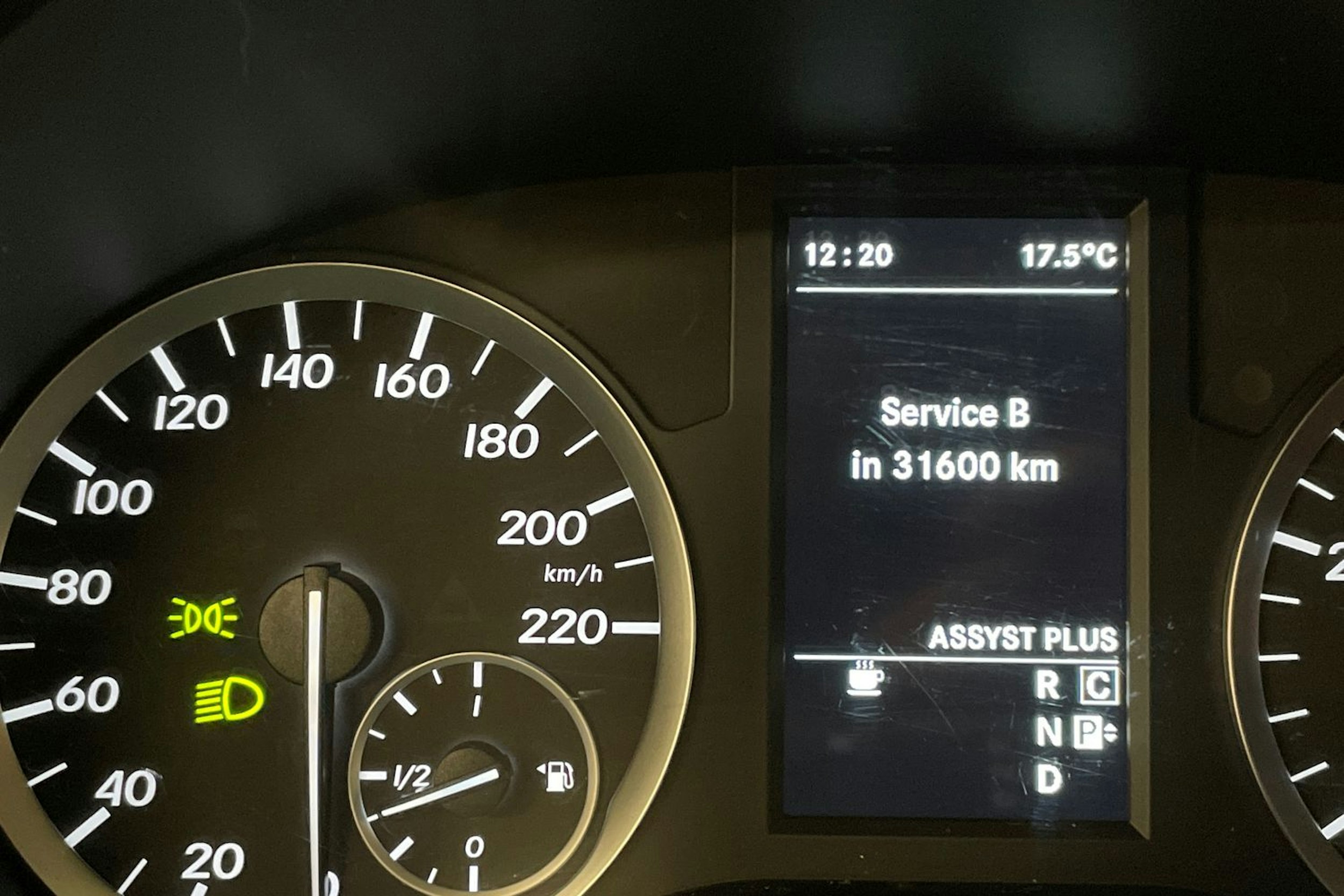 sininen Mercedes-Benz Vito 2018 kuva 27.