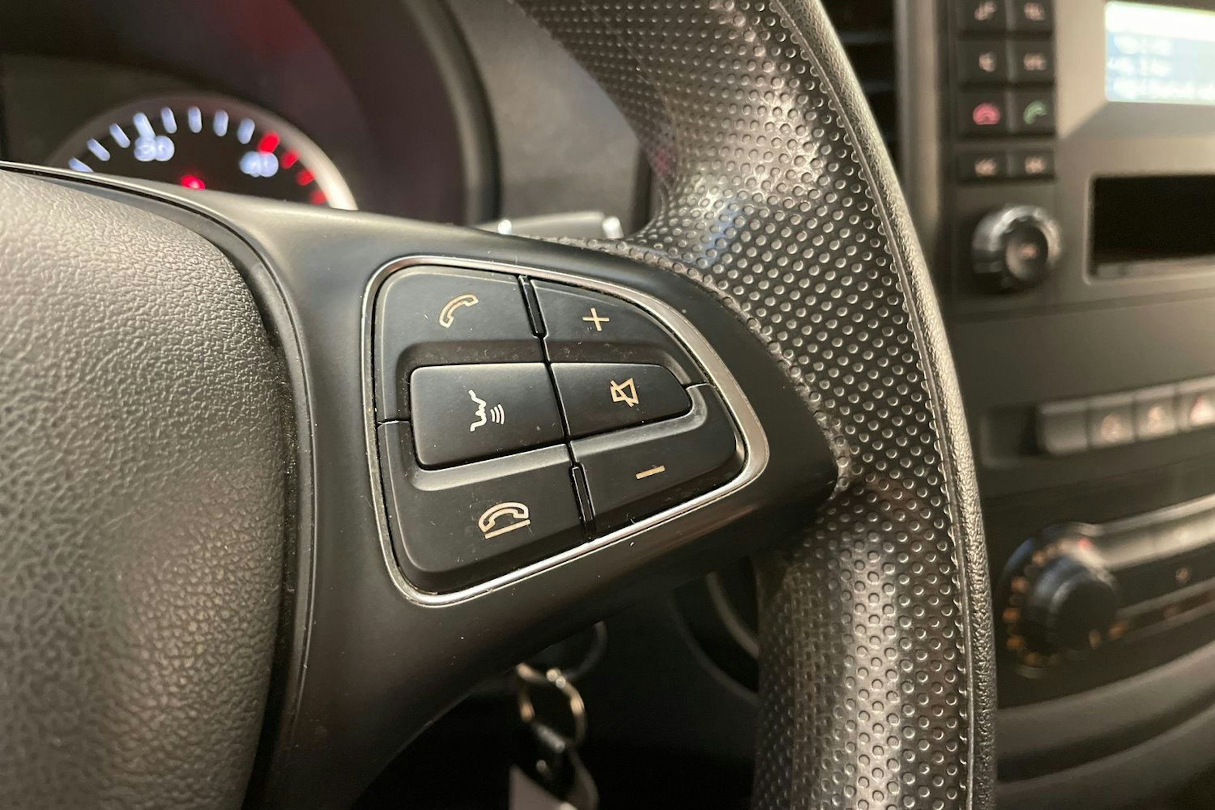 sininen Mercedes-Benz Vito 2018 kuva 28.