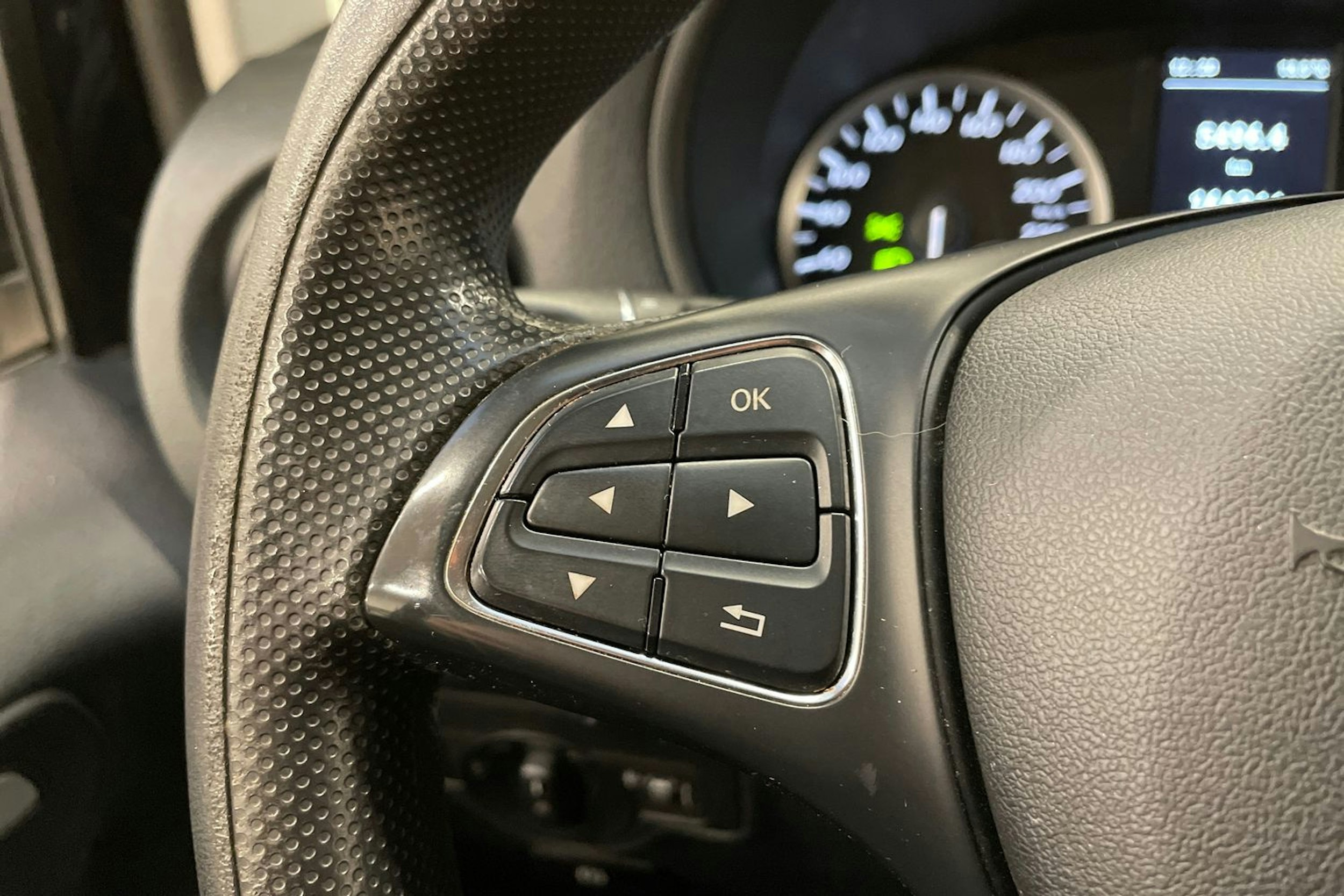 sininen Mercedes-Benz Vito 2018 kuva 29.