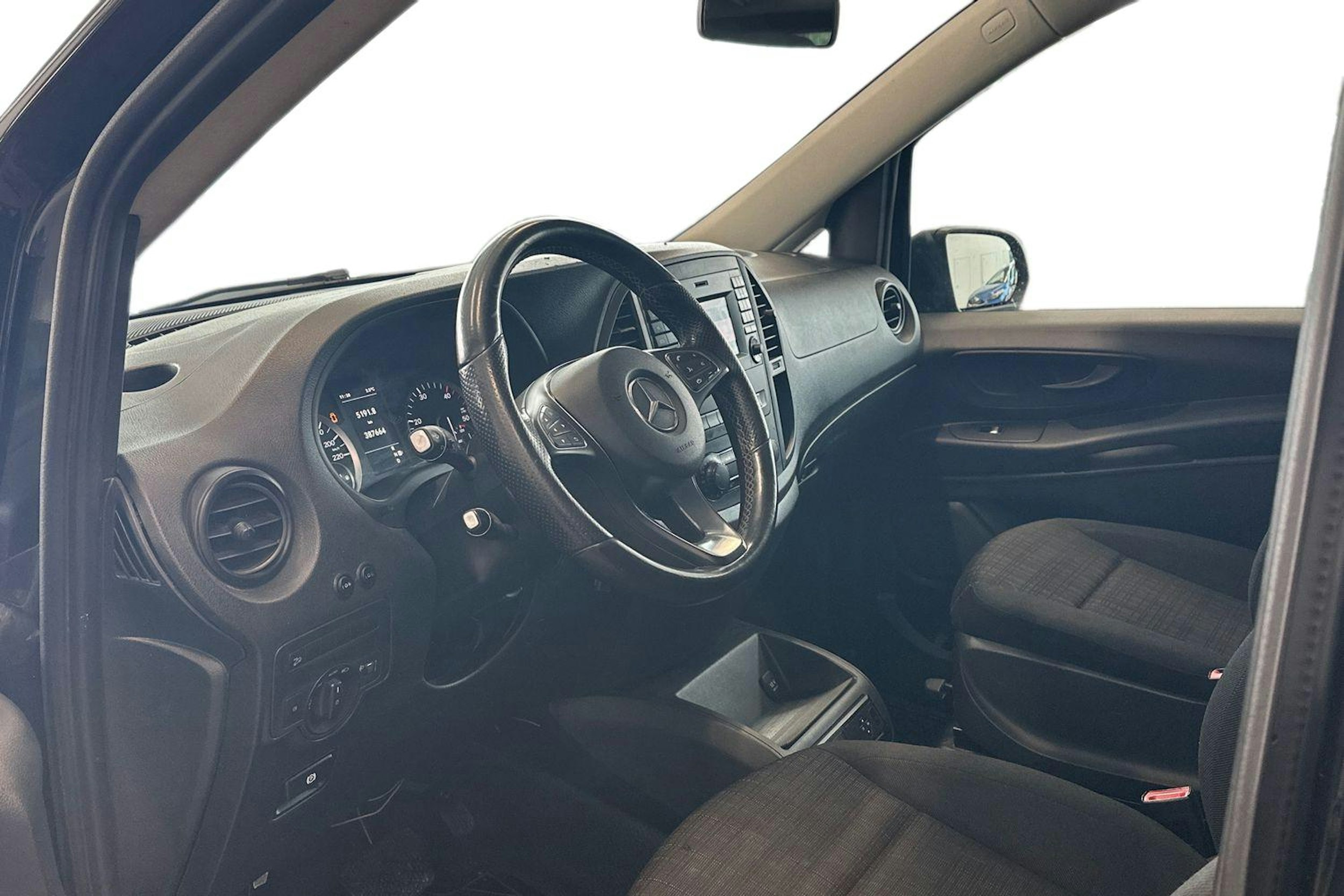 musta Mercedes-Benz Vito 2018 kuva 8.