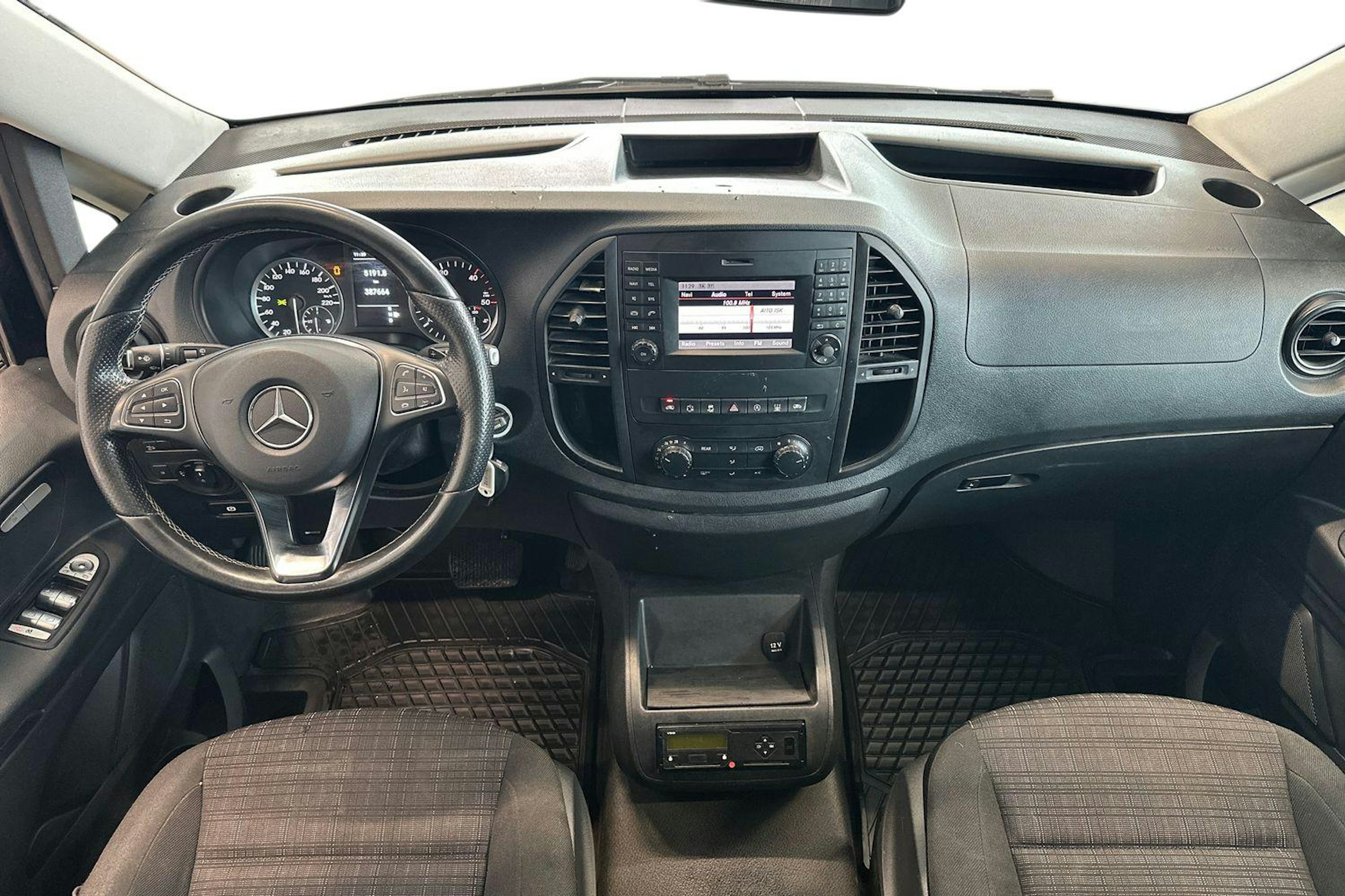 musta Mercedes-Benz Vito 2018 kuva 9.