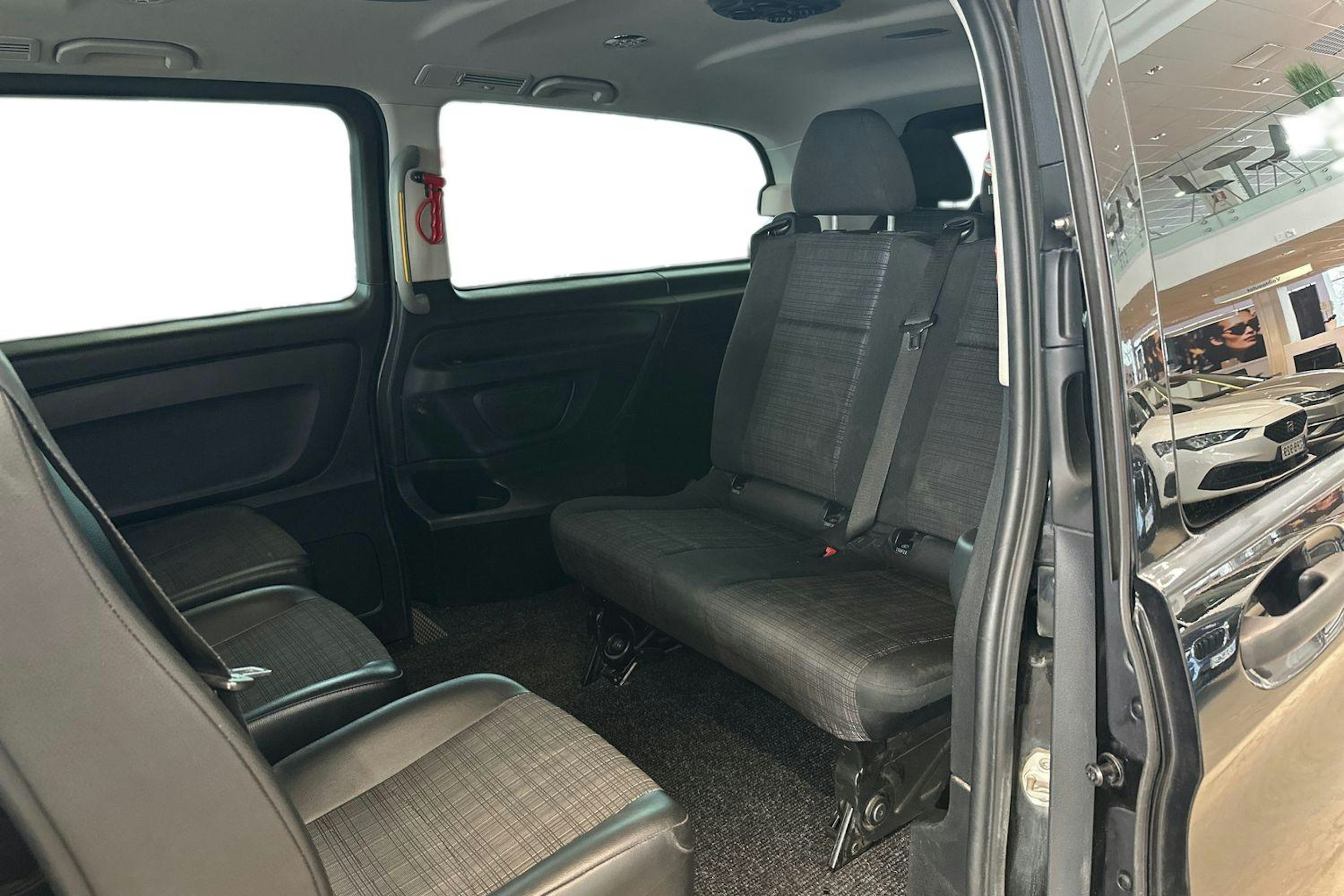 musta Mercedes-Benz Vito 2018 kuva 11.
