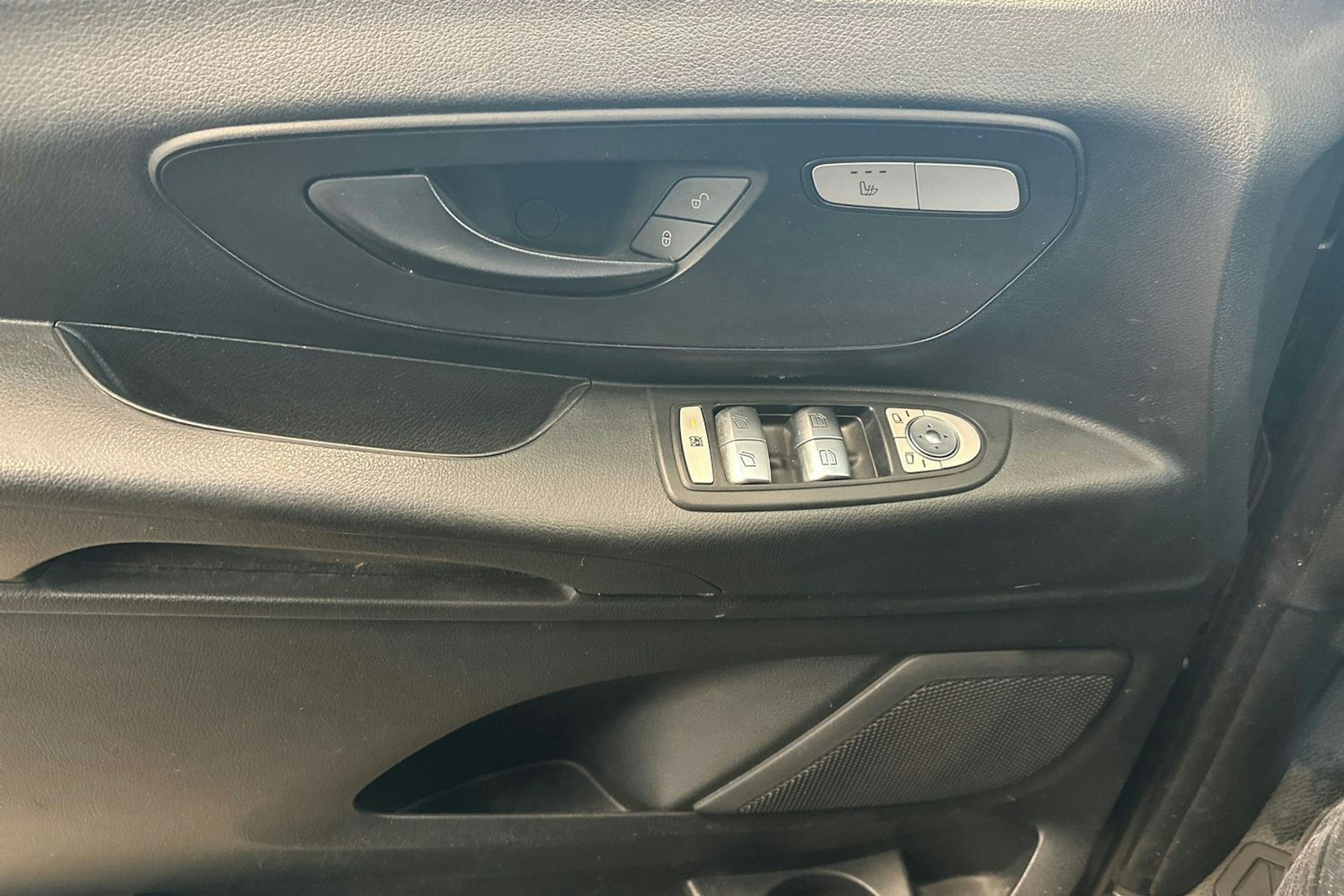 musta Mercedes-Benz Vito 2018 kuva 20.