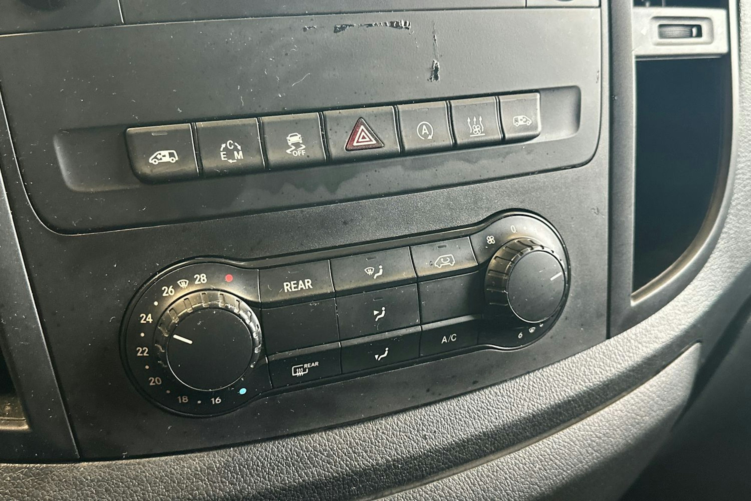 musta Mercedes-Benz Vito 2018 kuva 27.