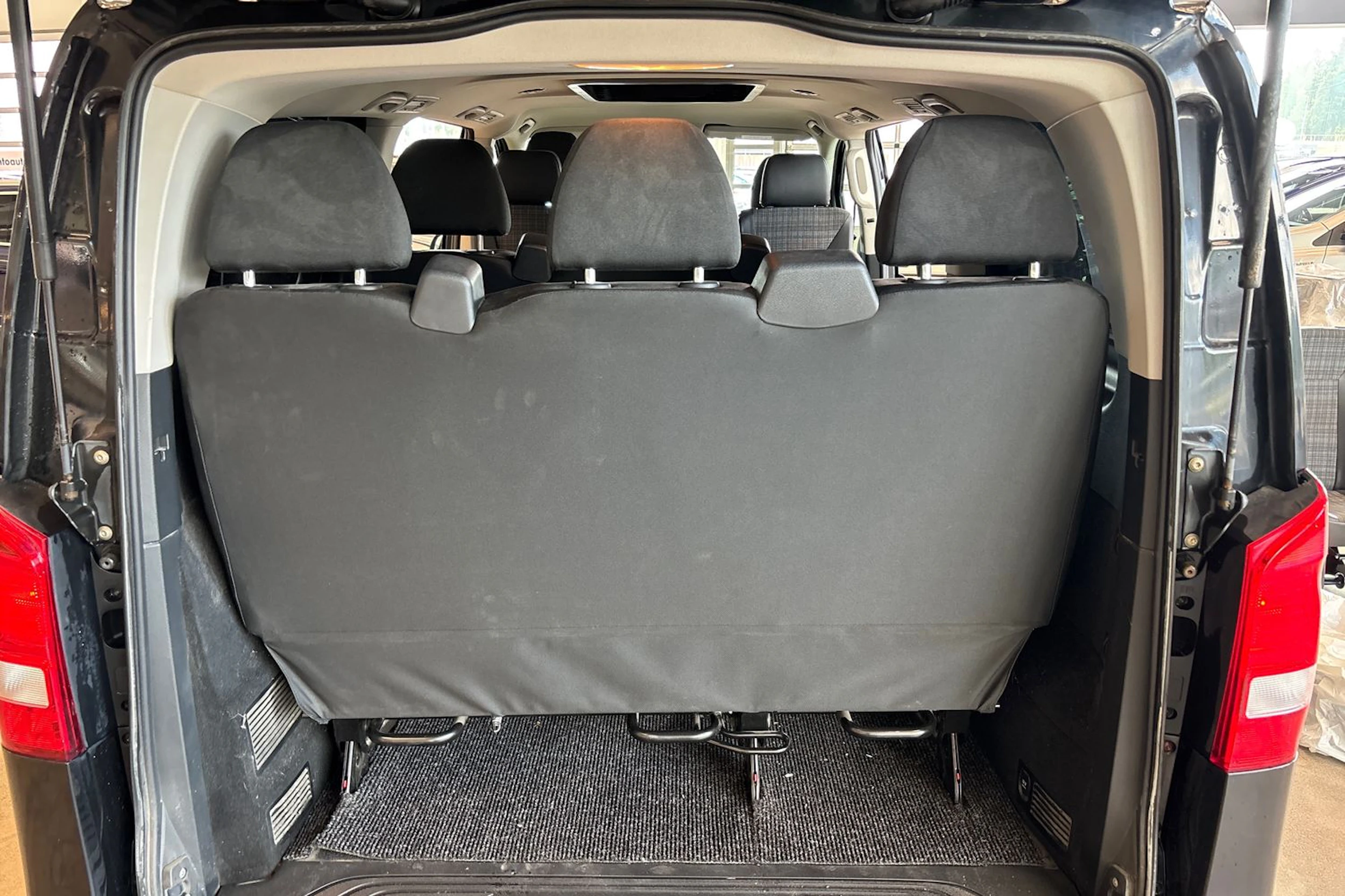 musta Mercedes-Benz Vito 2018 kuva 28.