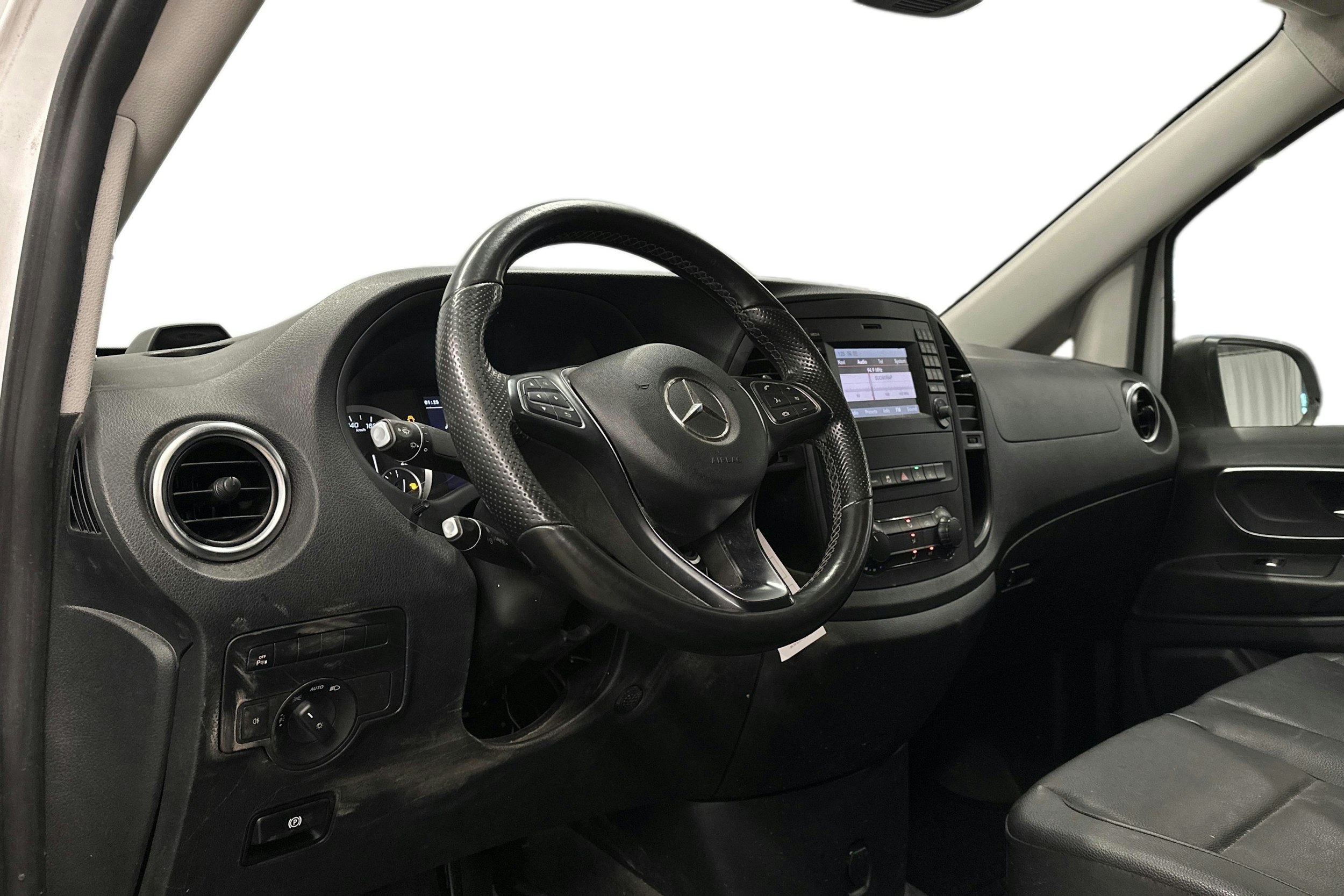 valkoinen Mercedes-Benz Vito 2019 kuva 3.