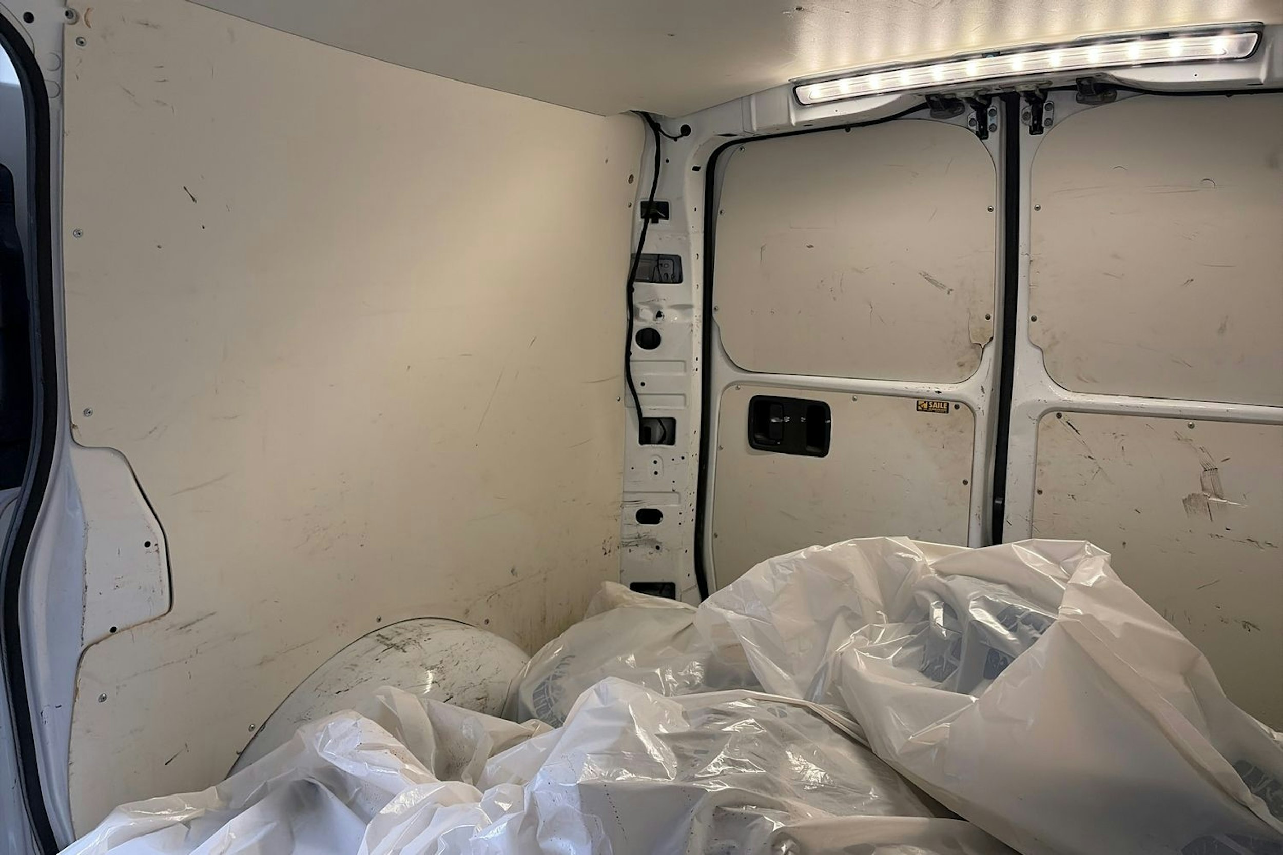 valkoinen Mercedes-Benz Vito 2019 kuva 15.