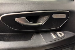 valkoinen Mercedes-Benz Vito 2019 kuva 18.