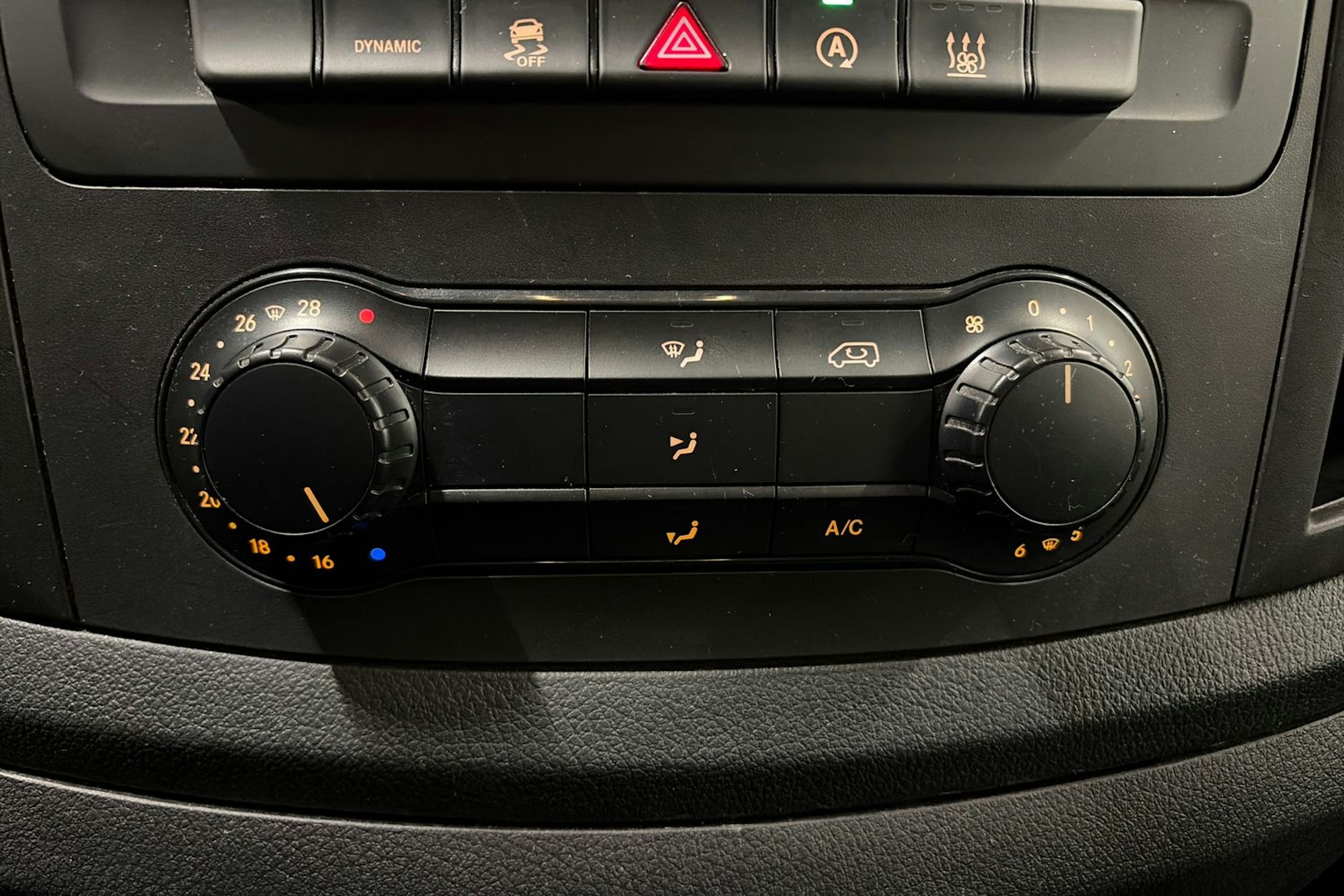 valkoinen Mercedes-Benz Vito 2019 kuva 23.