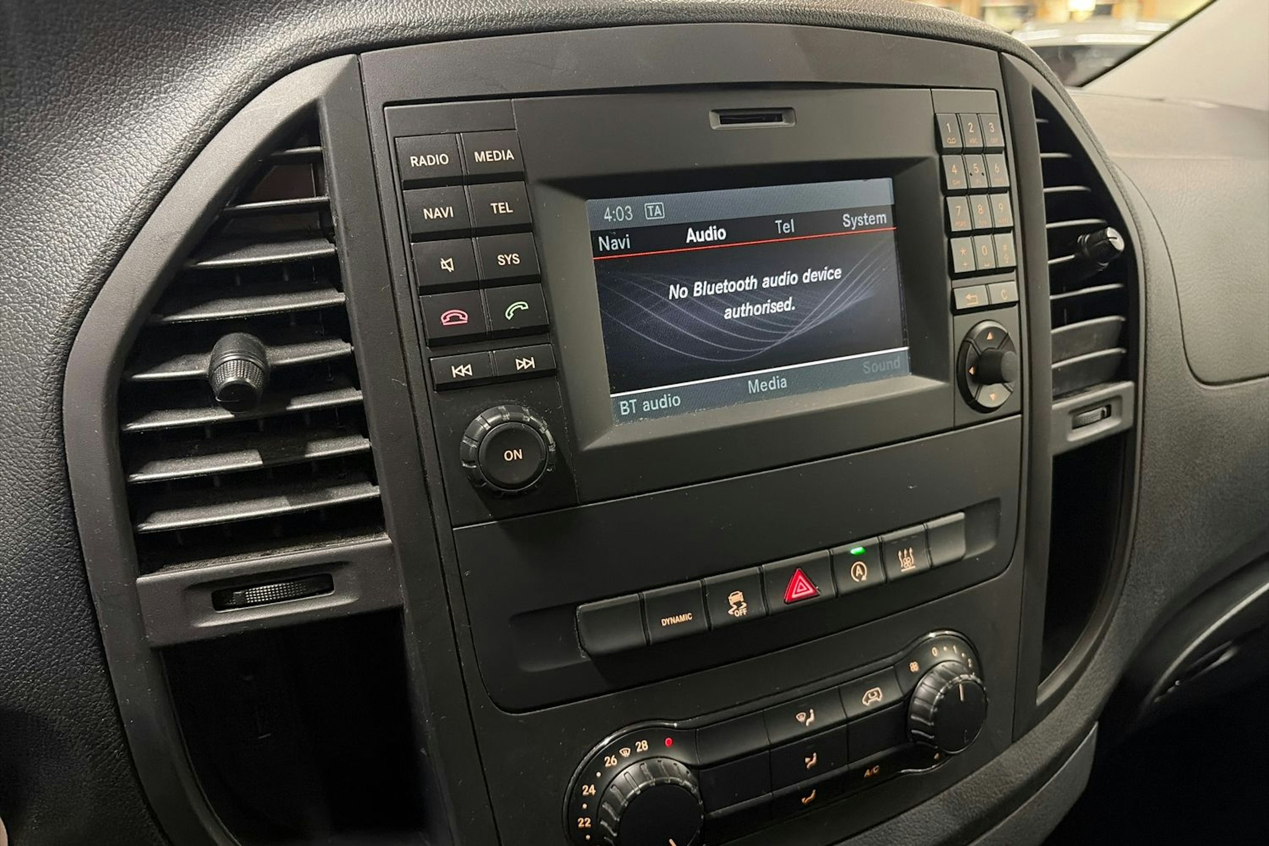 valkoinen Mercedes-Benz Vito 2019 kuva 25.