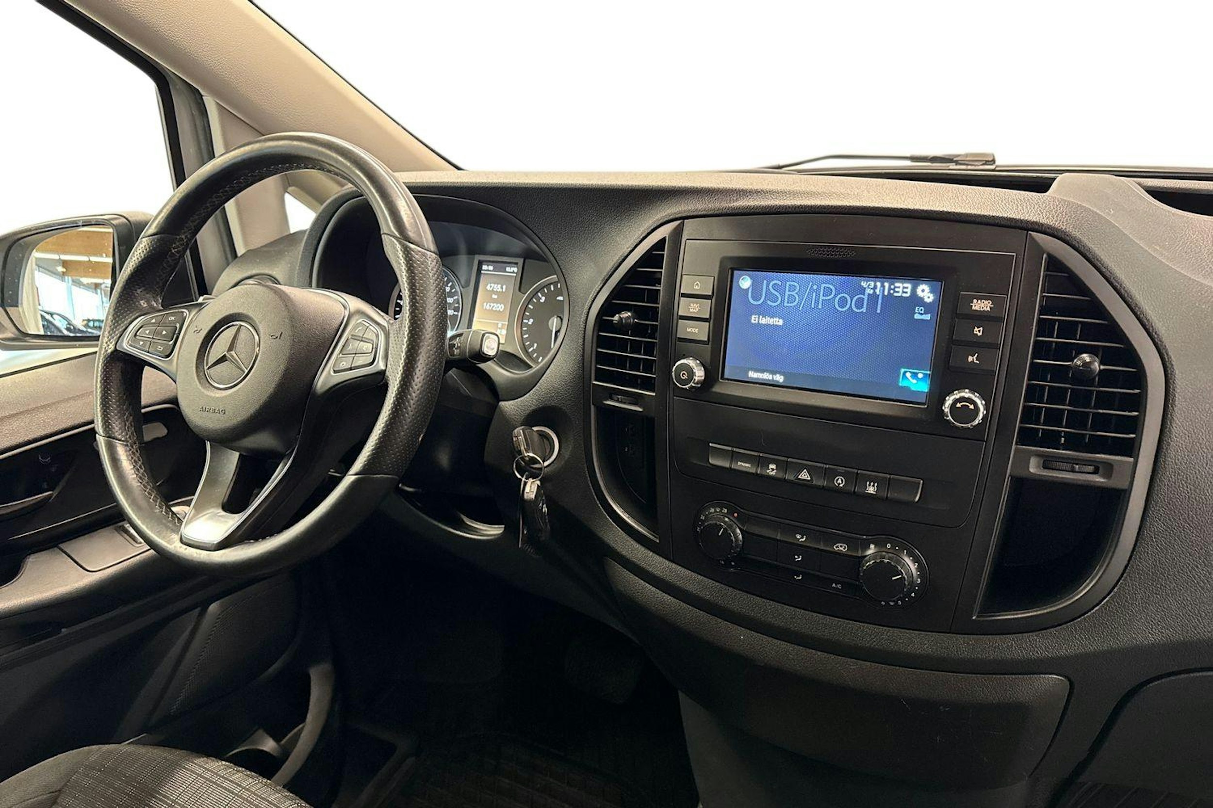 valkoinen Mercedes-Benz Vito 2019 kuva 11.