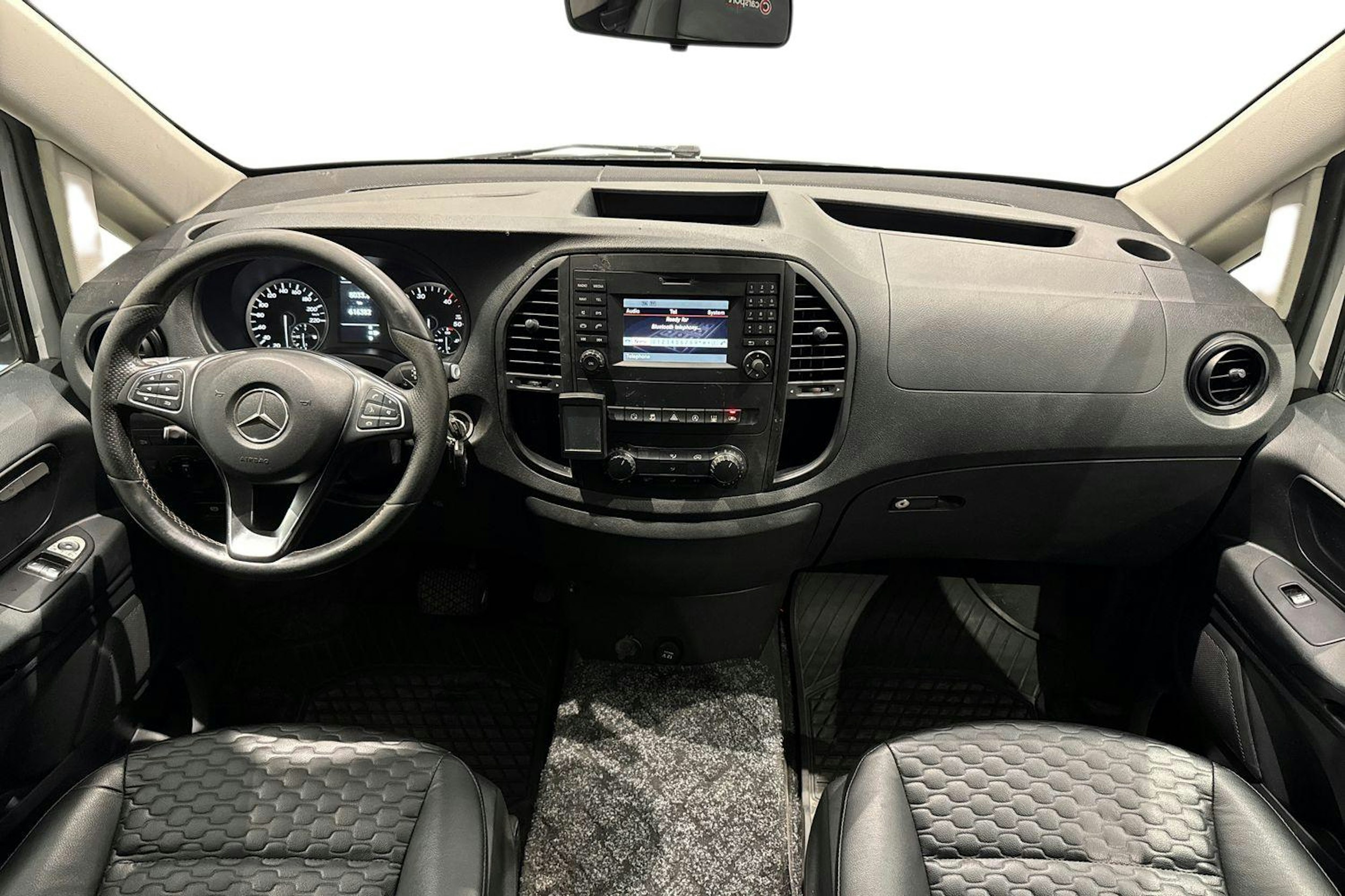 valkoinen Mercedes-Benz Vito 2019 kuva 9.