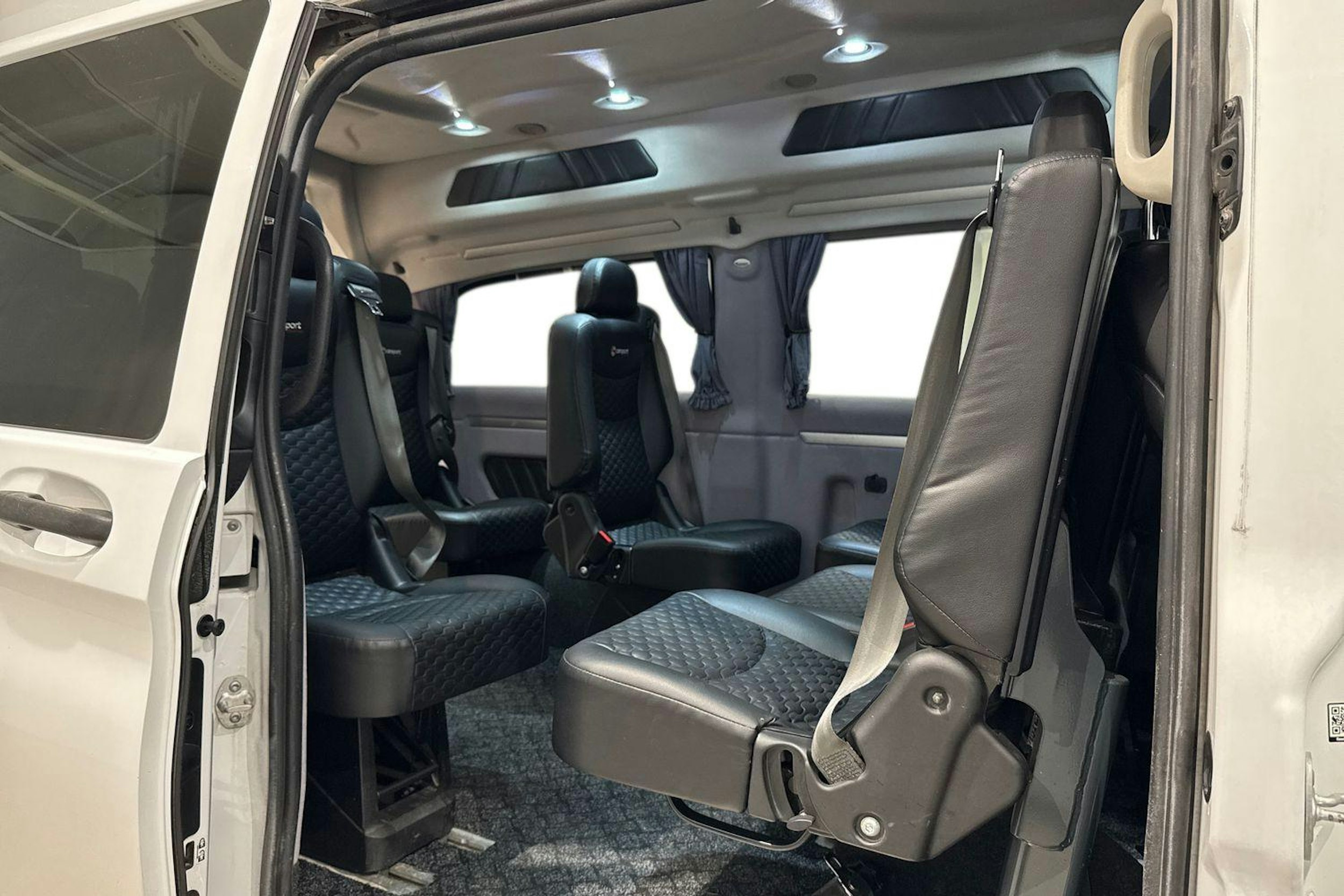 valkoinen Mercedes-Benz Vito 2019 kuva 10.