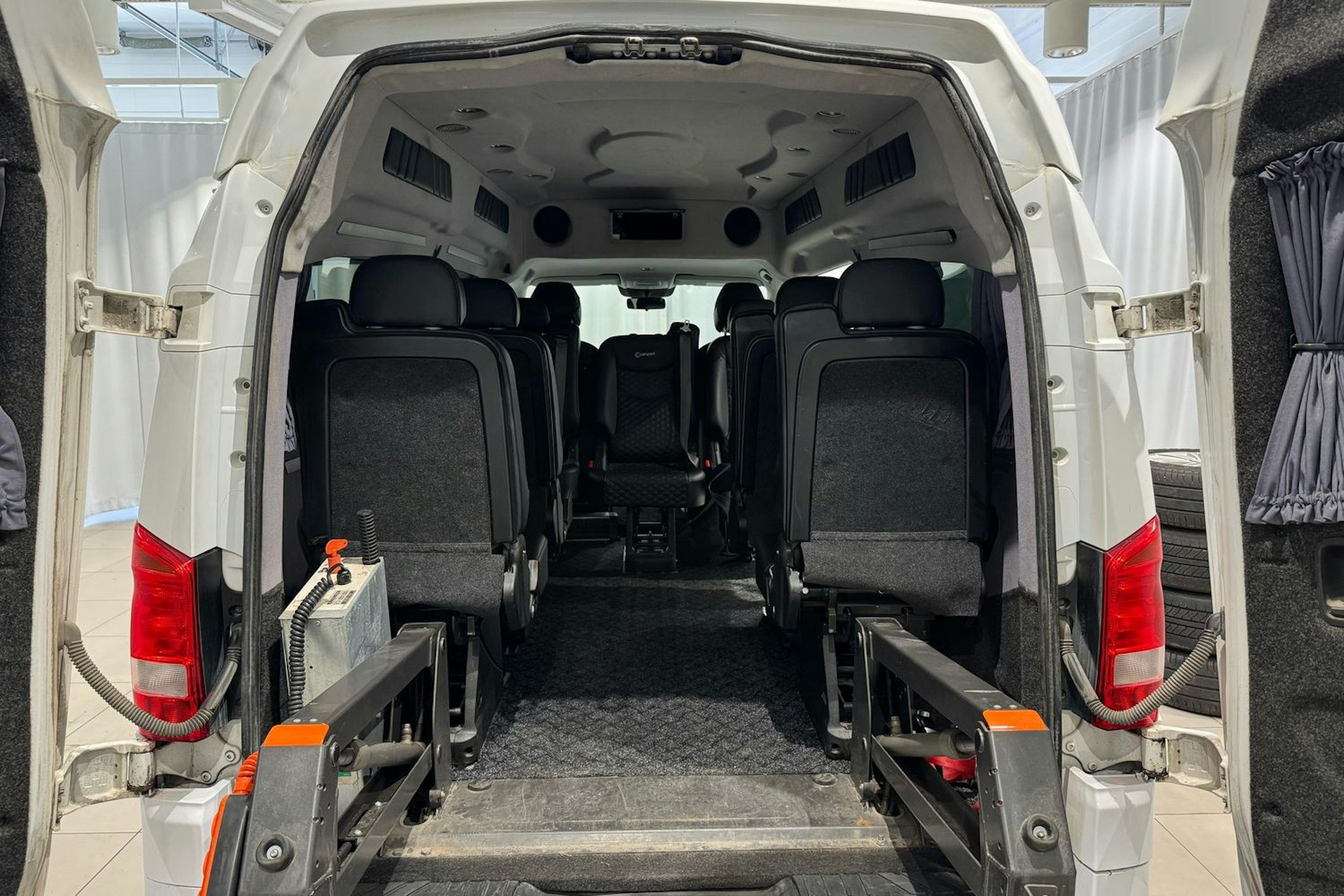 valkoinen Mercedes-Benz Vito 2019 kuva 14.