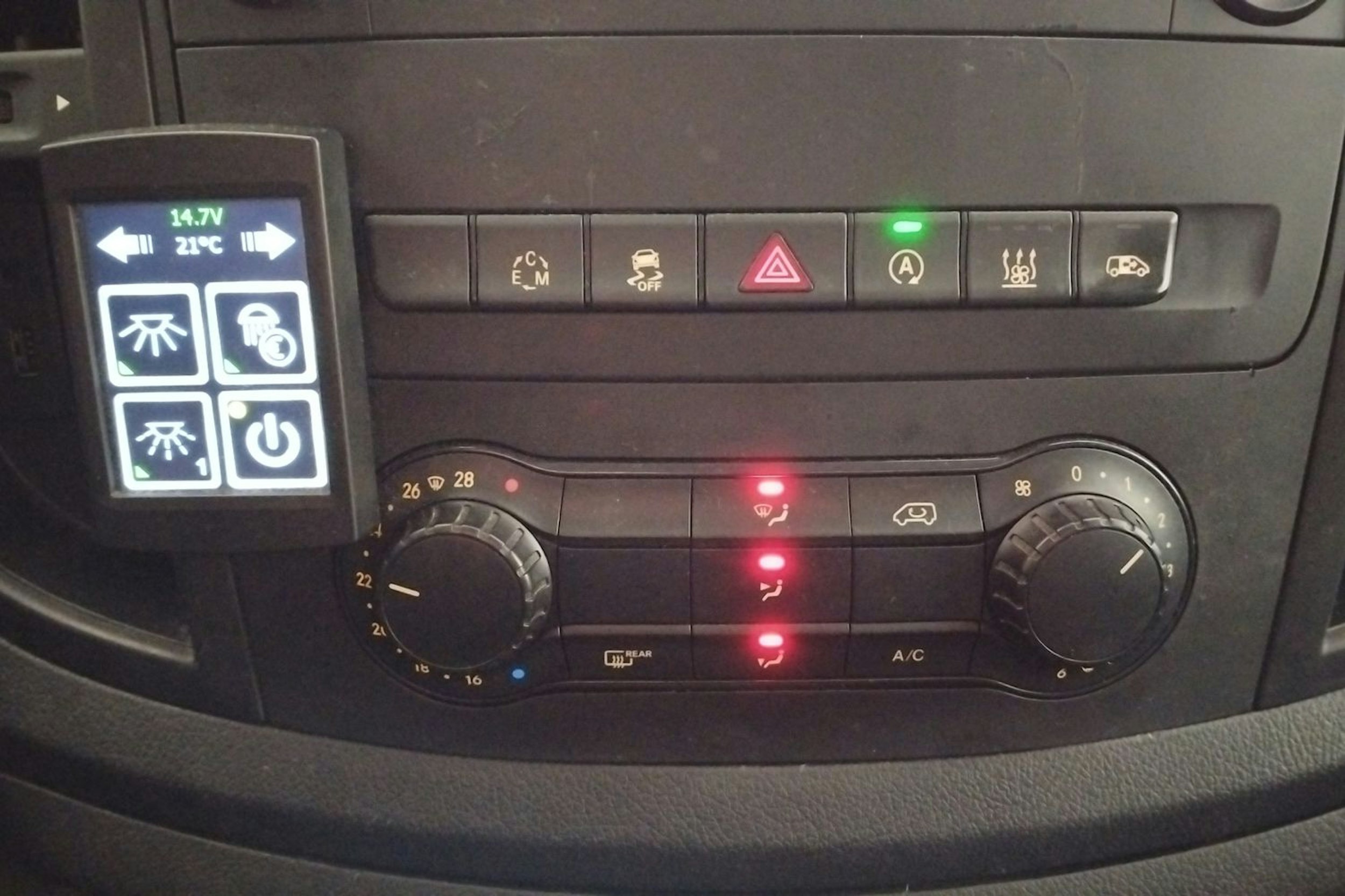 valkoinen Mercedes-Benz Vito 2019 kuva 23.