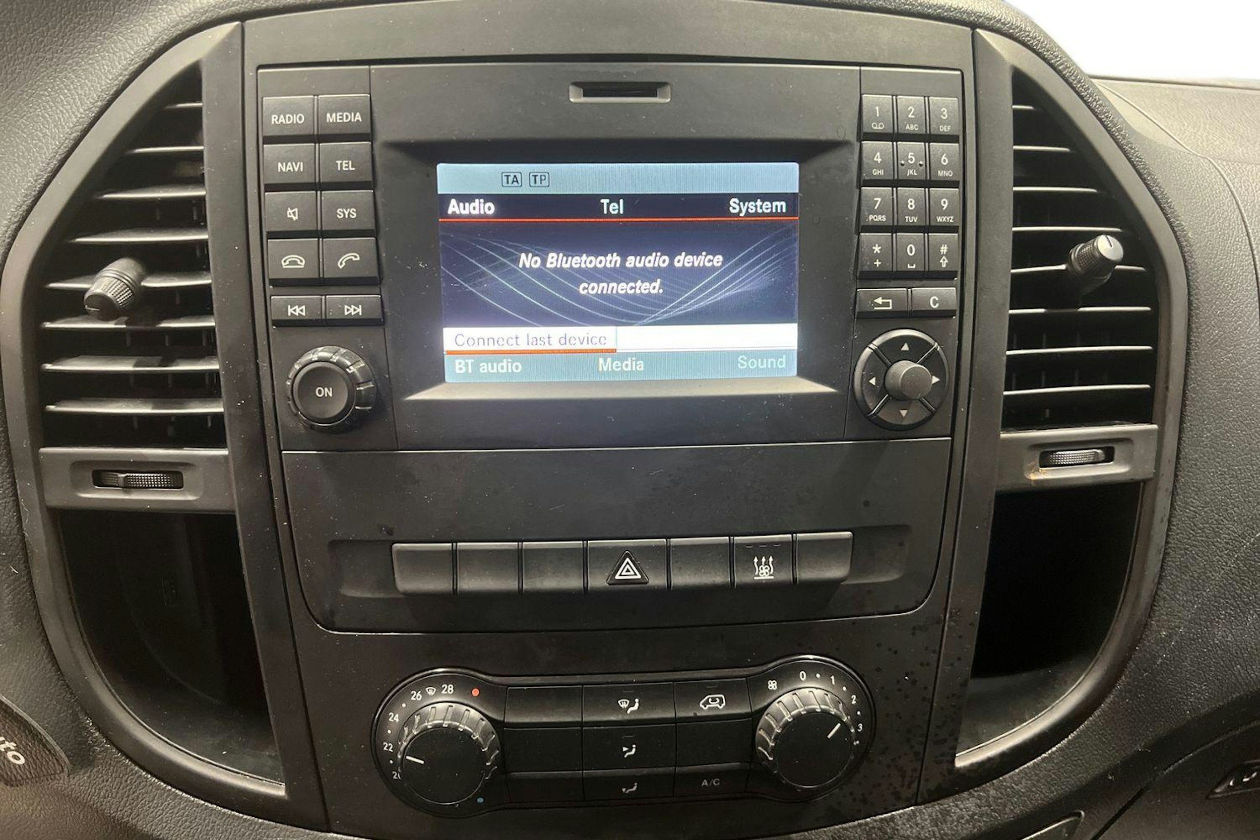 Valkoinen Mercedes-Benz VITO 2019 kuva 11.