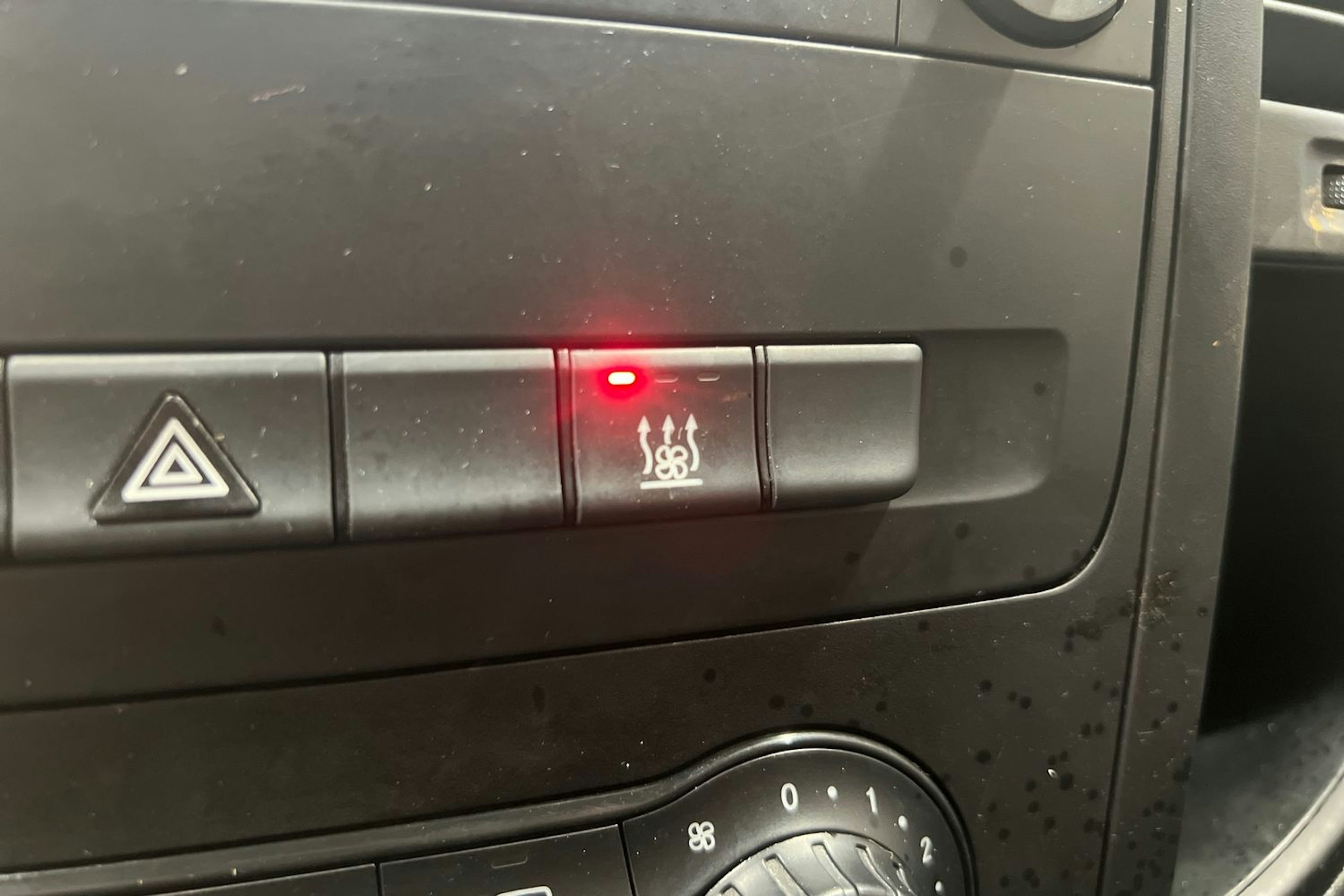 Valkoinen Mercedes-Benz VITO 2019 kuva 15.