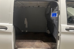 Valkoinen Mercedes-Benz VITO 2019 kuva 16.