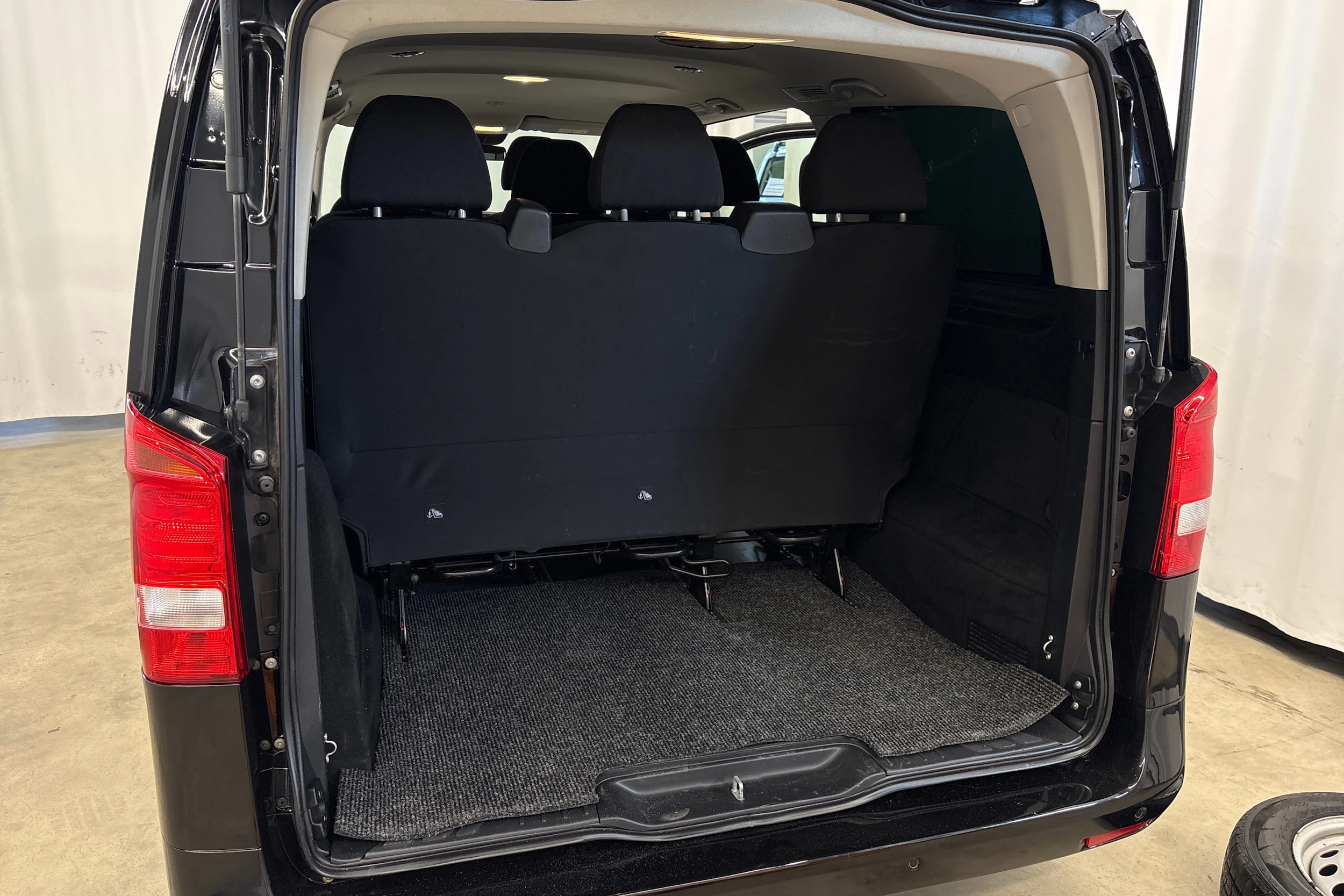 musta Mercedes-Benz Vito 2019 kuva 12.