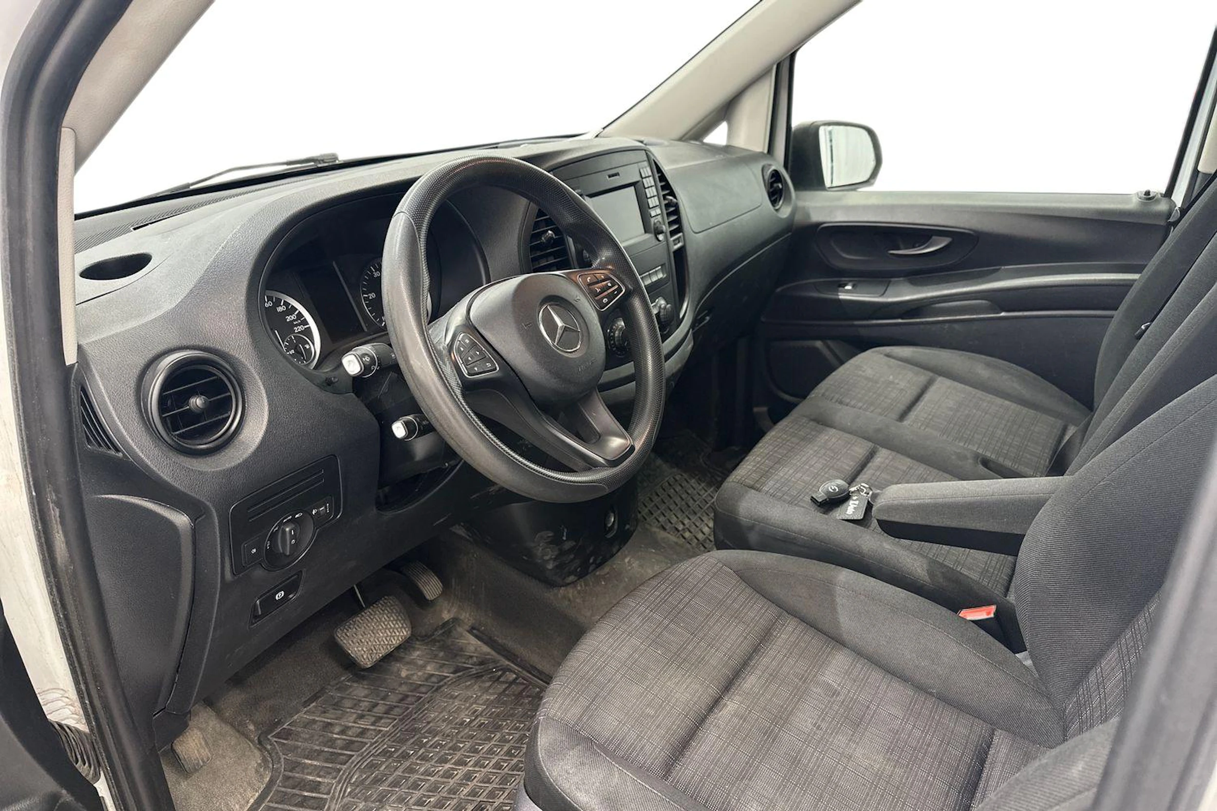 valkoinen Mercedes-Benz Vito 2019 kuva 3.