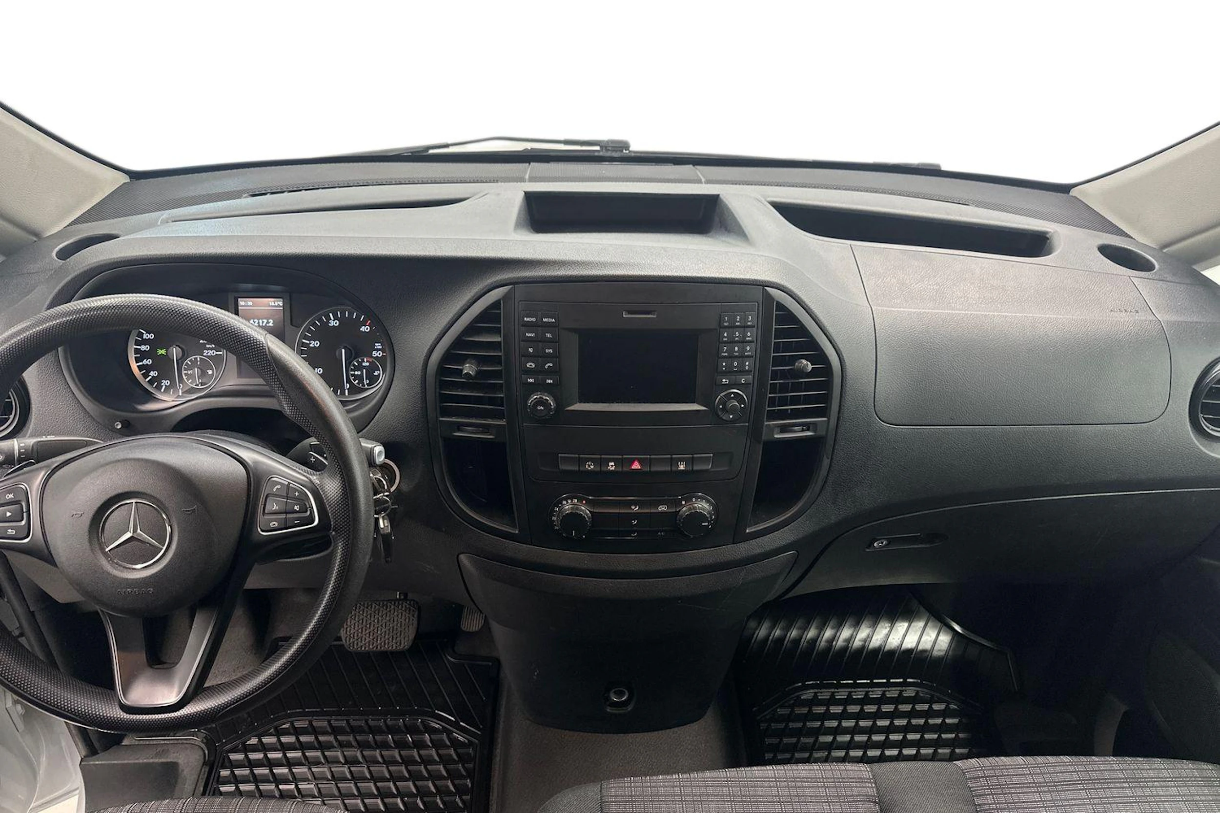 valkoinen Mercedes-Benz Vito 2019 kuva 7.