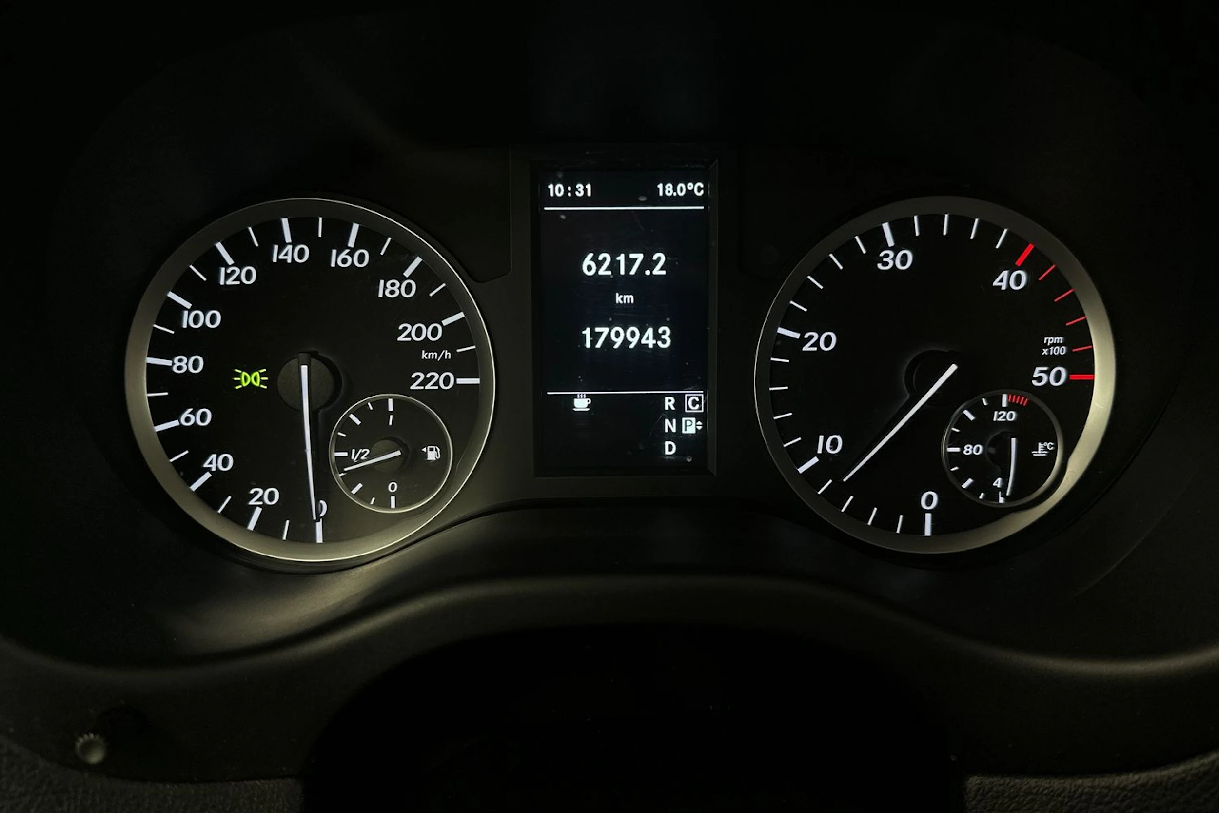 valkoinen Mercedes-Benz Vito 2019 kuva 11.