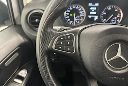 valkoinen Mercedes-Benz Vito 2019 kuva 12.