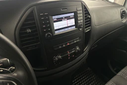 valkoinen Mercedes-Benz Vito 2019 kuva 15.