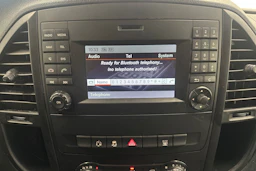 valkoinen Mercedes-Benz Vito 2019 kuva 16.
