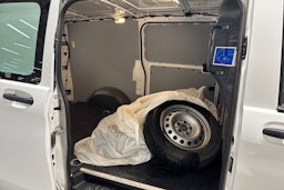 Valkoinen Mercedes-Benz VITO 2019 kuva 13.