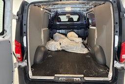 Valkoinen Mercedes-Benz VITO 2019 kuva 14.