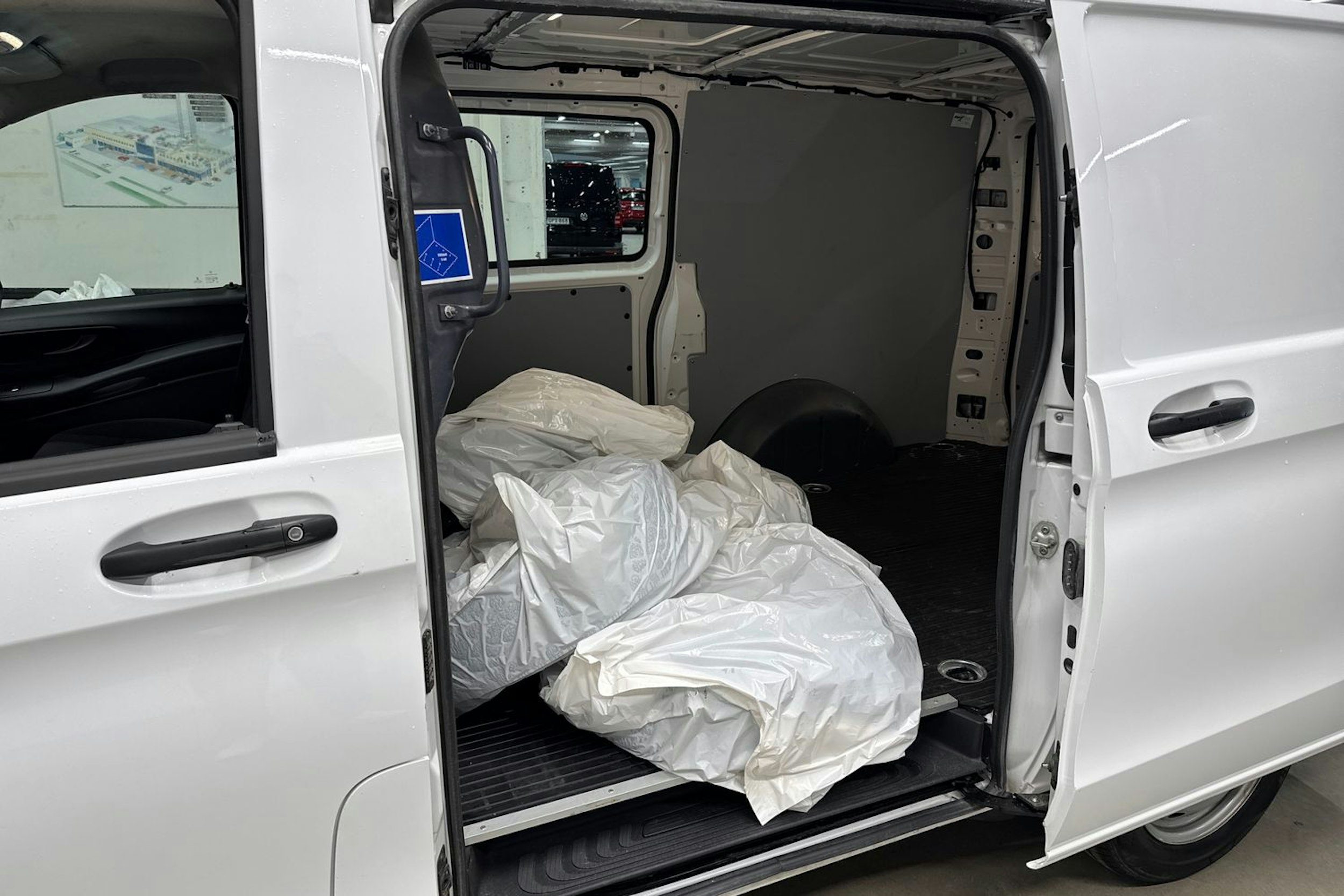 Valkoinen Mercedes-Benz VITO 2019 kuva 15.
