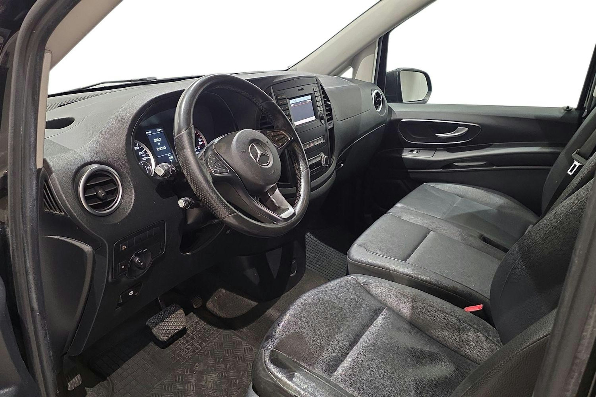 musta Mercedes-Benz Vito 2019 kuva 8.