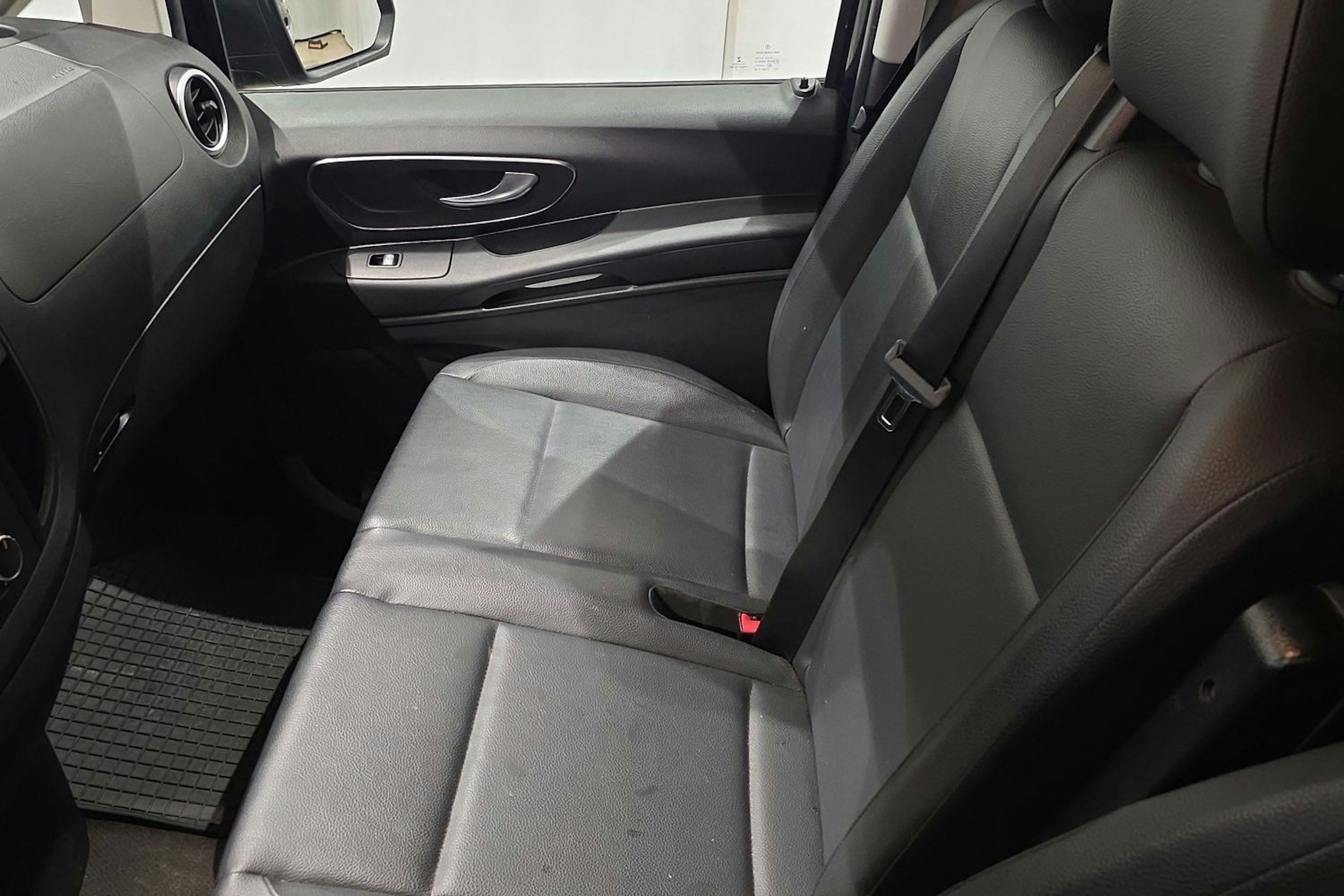 musta Mercedes-Benz Vito 2019 kuva 32.