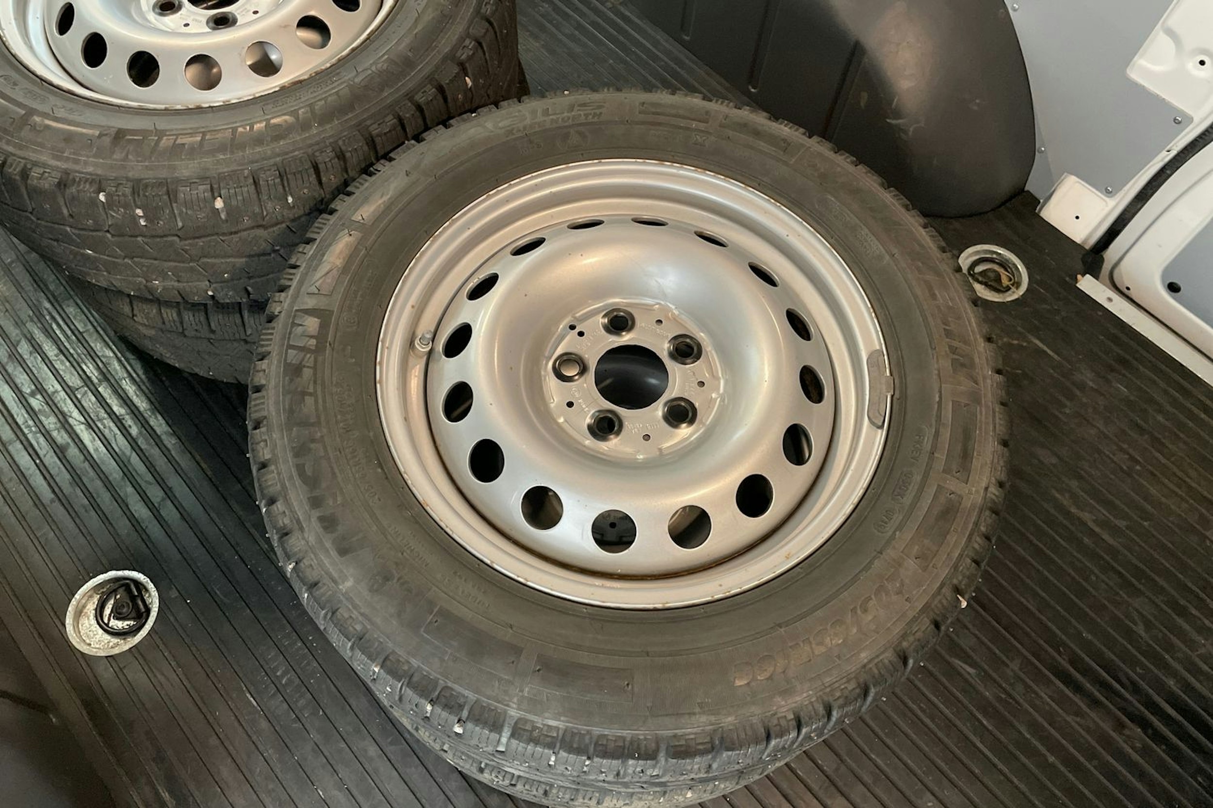valkoinen Mercedes-Benz Vito 2019 kuva 13.