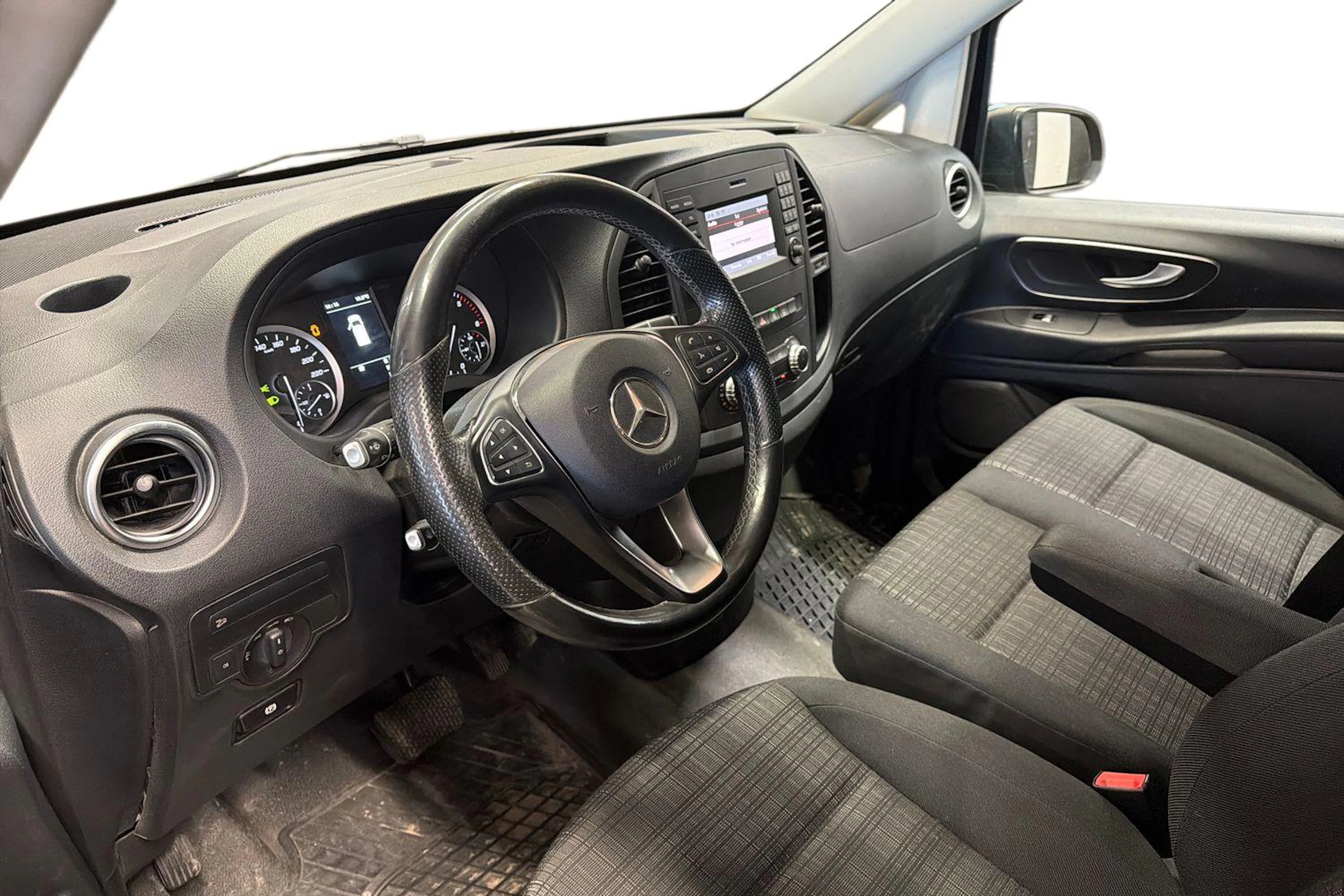 met. musta Mercedes-Benz Vito 2019 kuva 3.
