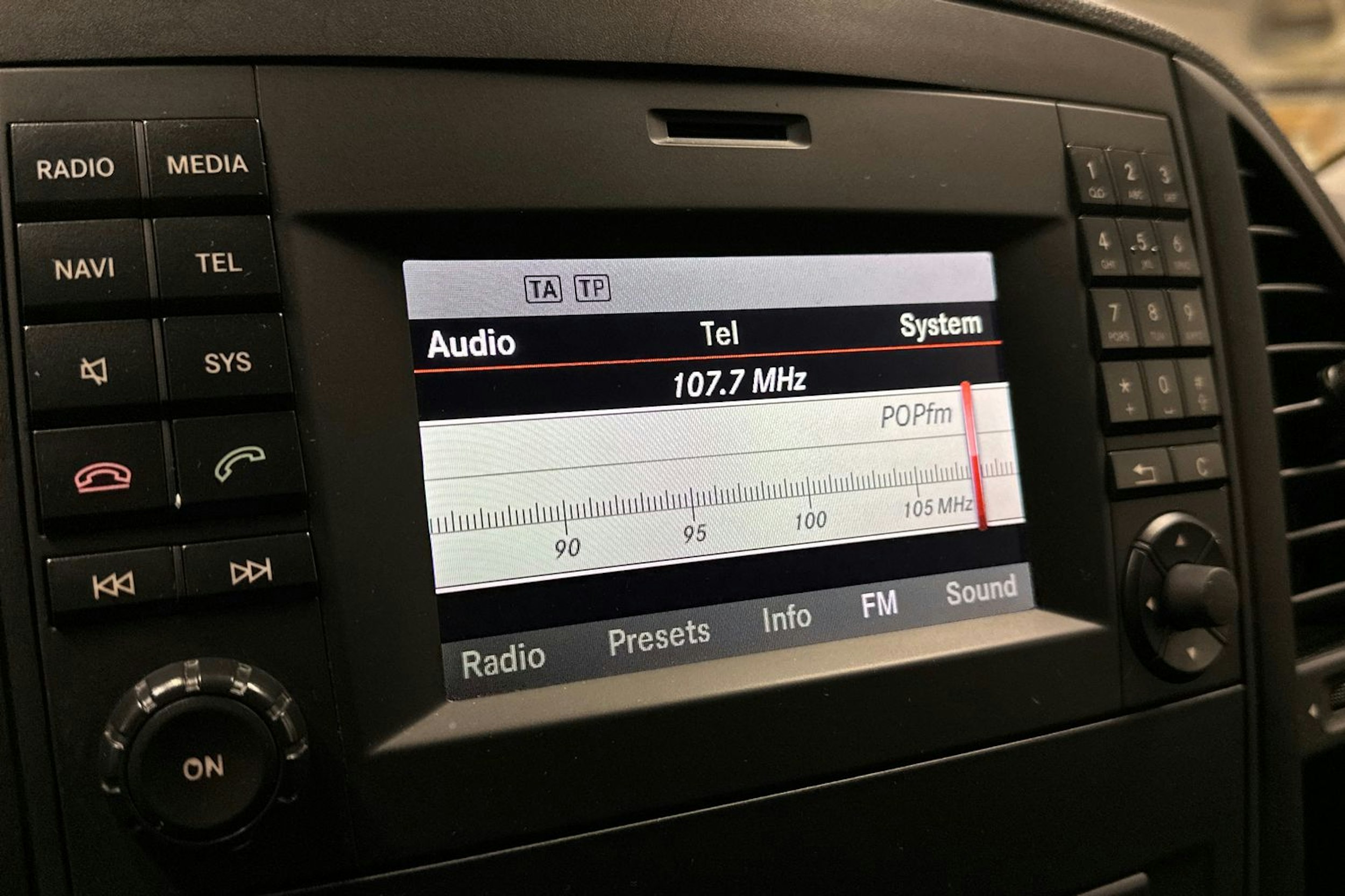 Valkoinen Mercedes-Benz VITO 2019 kuva 15.