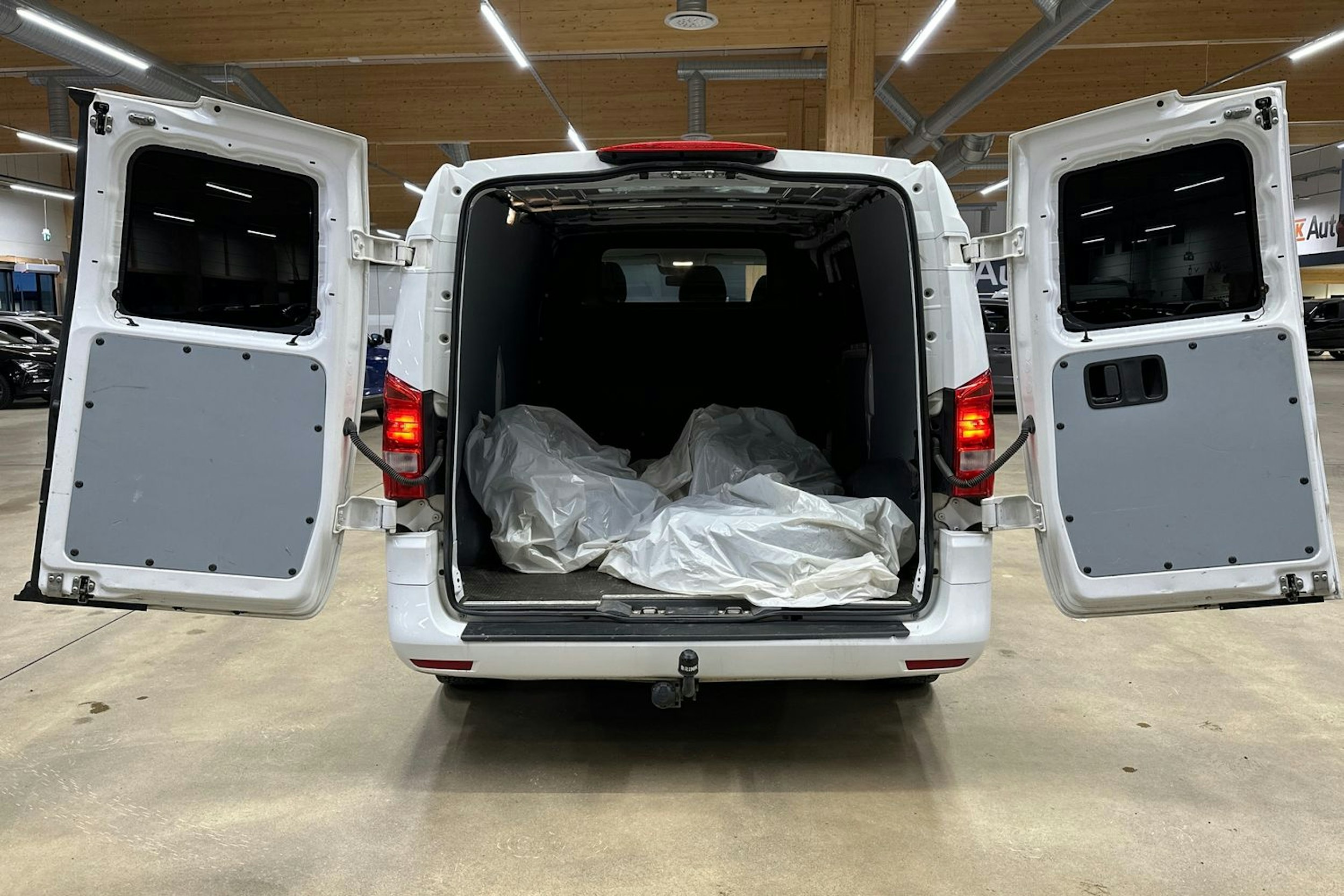 Valkoinen Mercedes-Benz VITO 2019 kuva 21.