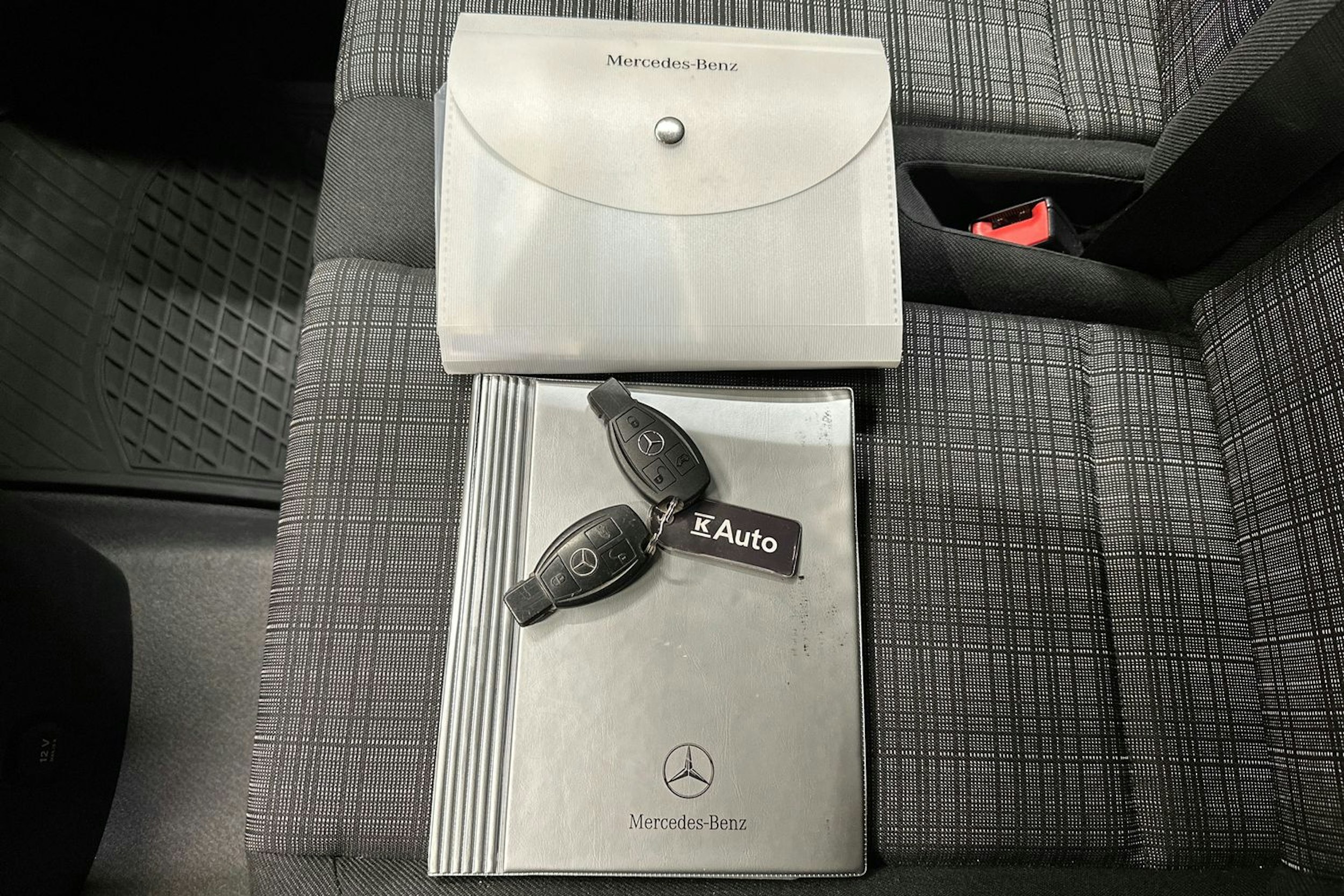 Valkoinen Mercedes-Benz VITO 2019 kuva 24.