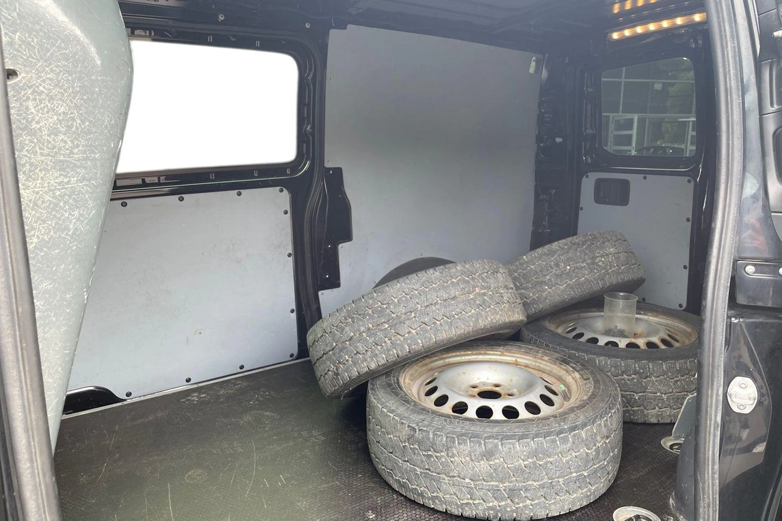 Musta Mercedes-Benz VITO 2019 kuva 8.