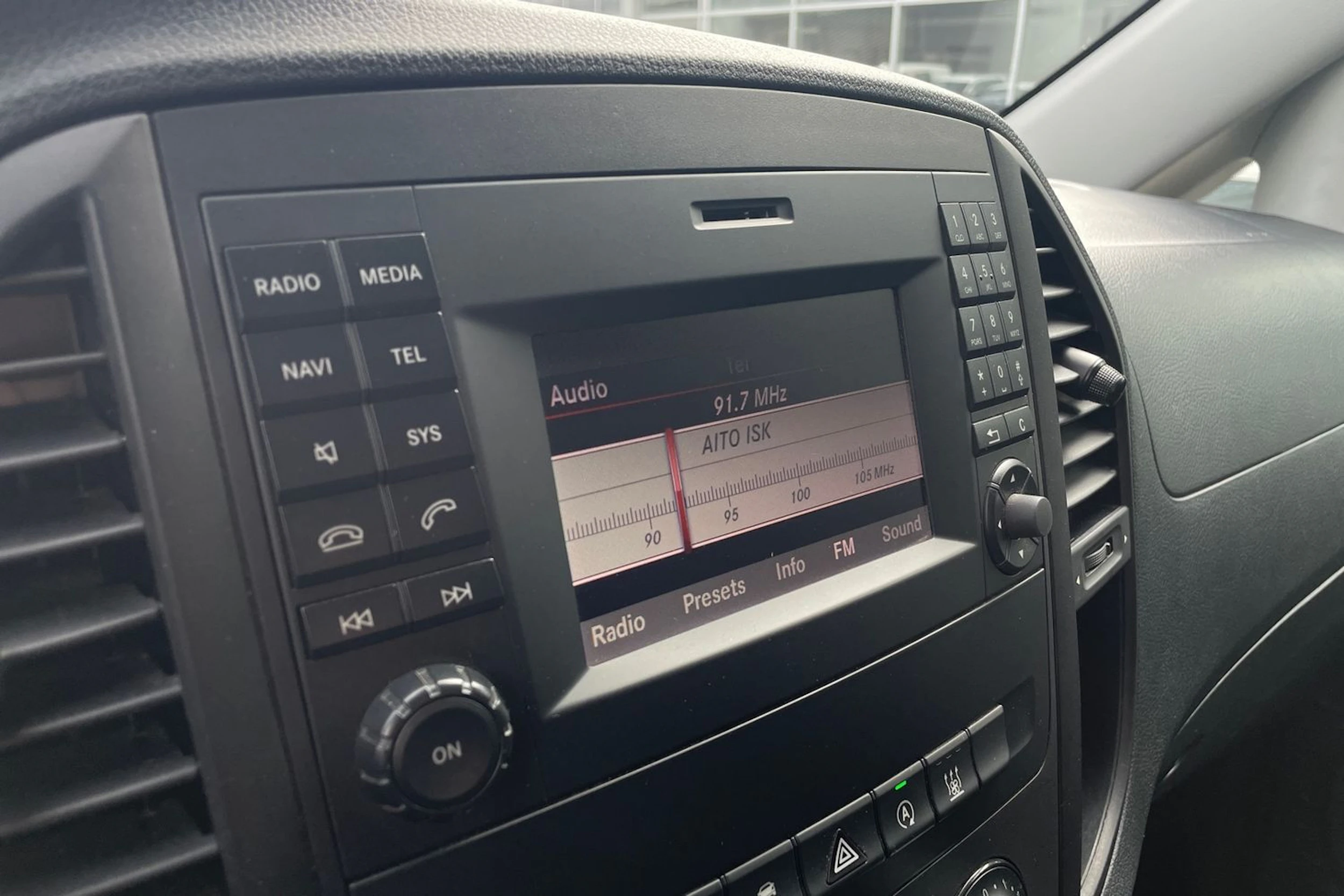 Musta Mercedes-Benz VITO 2019 kuva 13.