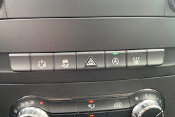 Musta Mercedes-Benz VITO 2019 kuva 15.