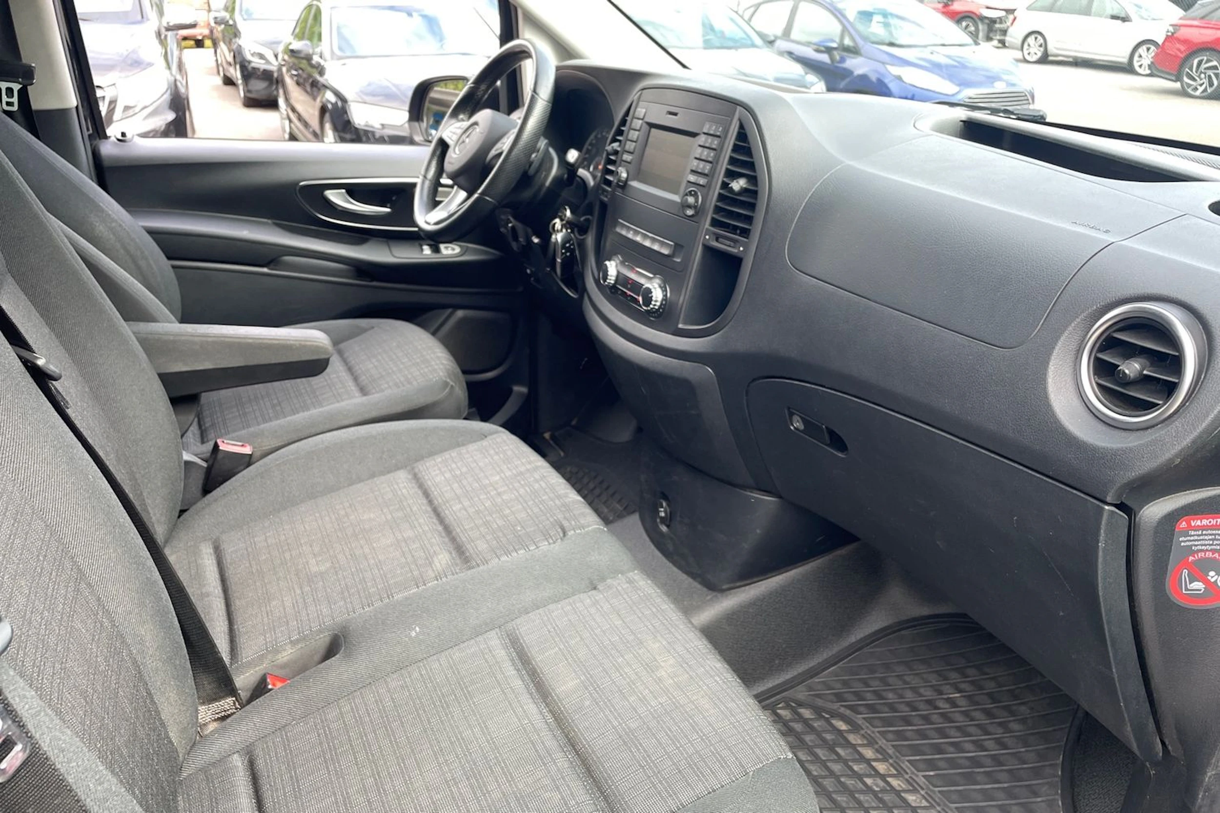 Musta Mercedes-Benz VITO 2019 kuva 24.