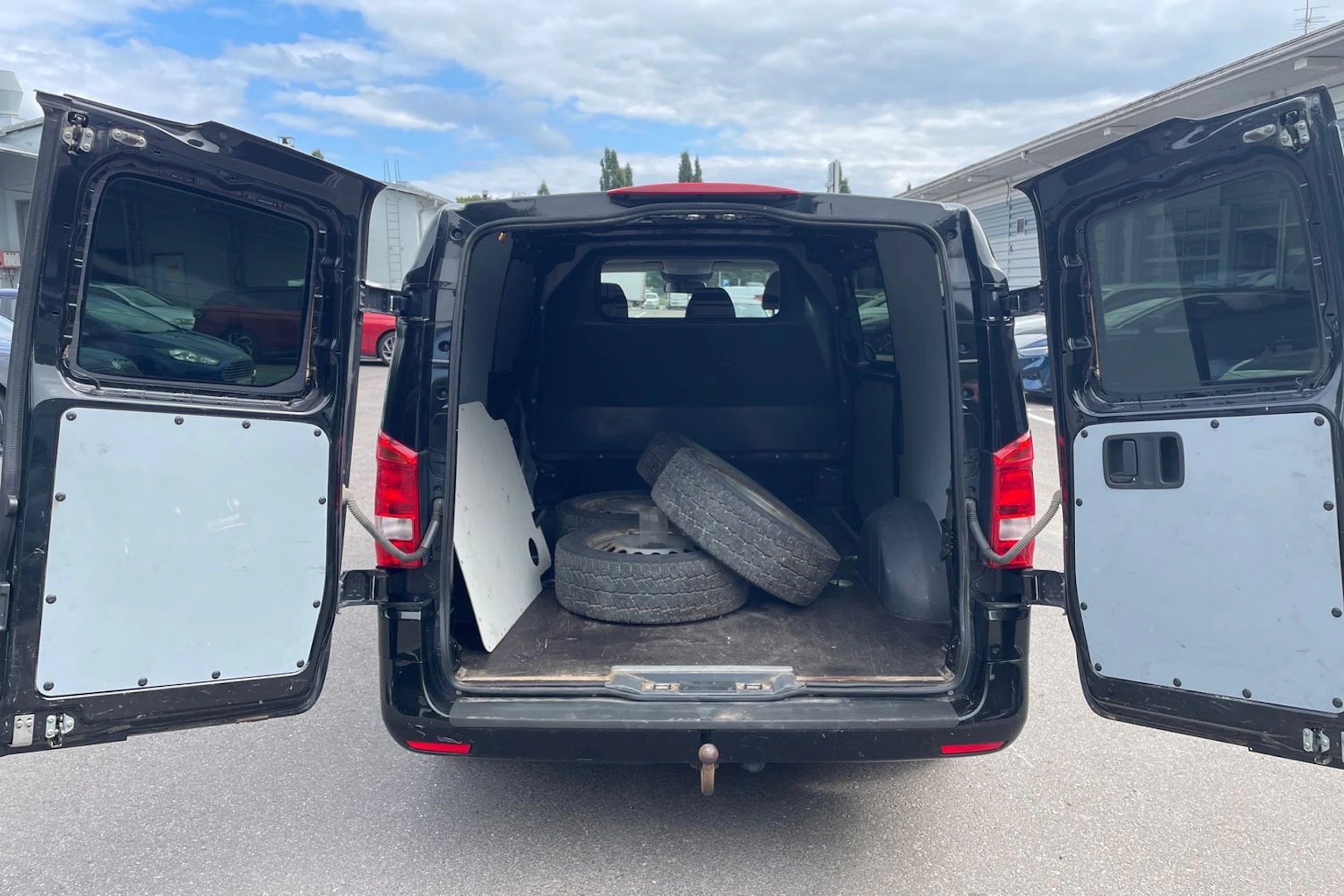 Musta Mercedes-Benz VITO 2019 kuva 25.