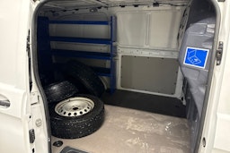 valkoinen Mercedes-Benz Vito 2019 kuva 13.