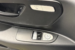 valkoinen Mercedes-Benz Vito 2019 kuva 19.