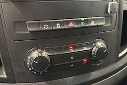 valkoinen Mercedes-Benz Vito 2019 kuva 20.