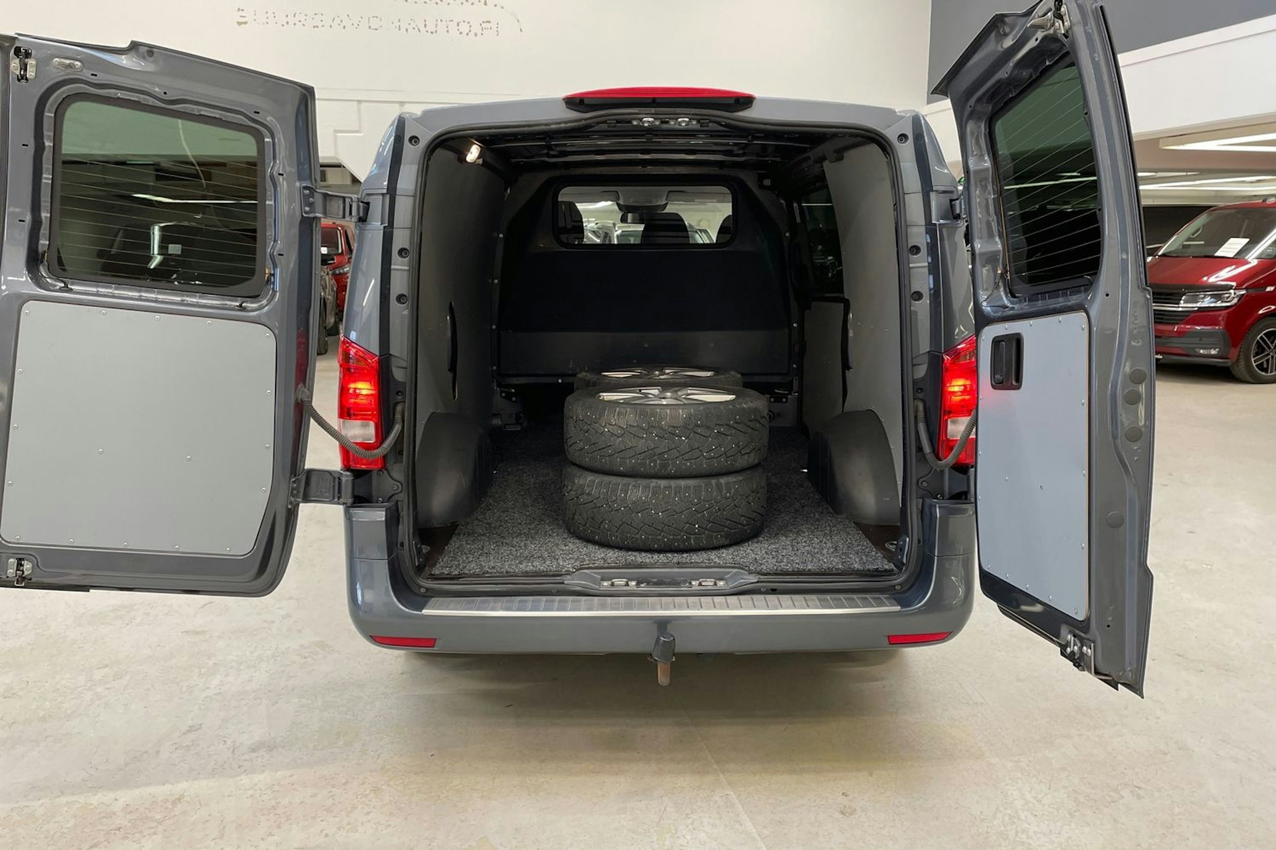 harmaa Mercedes-Benz Vito 2019 kuva 18.