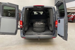 harmaa Mercedes-Benz Vito 2019 kuva 18.