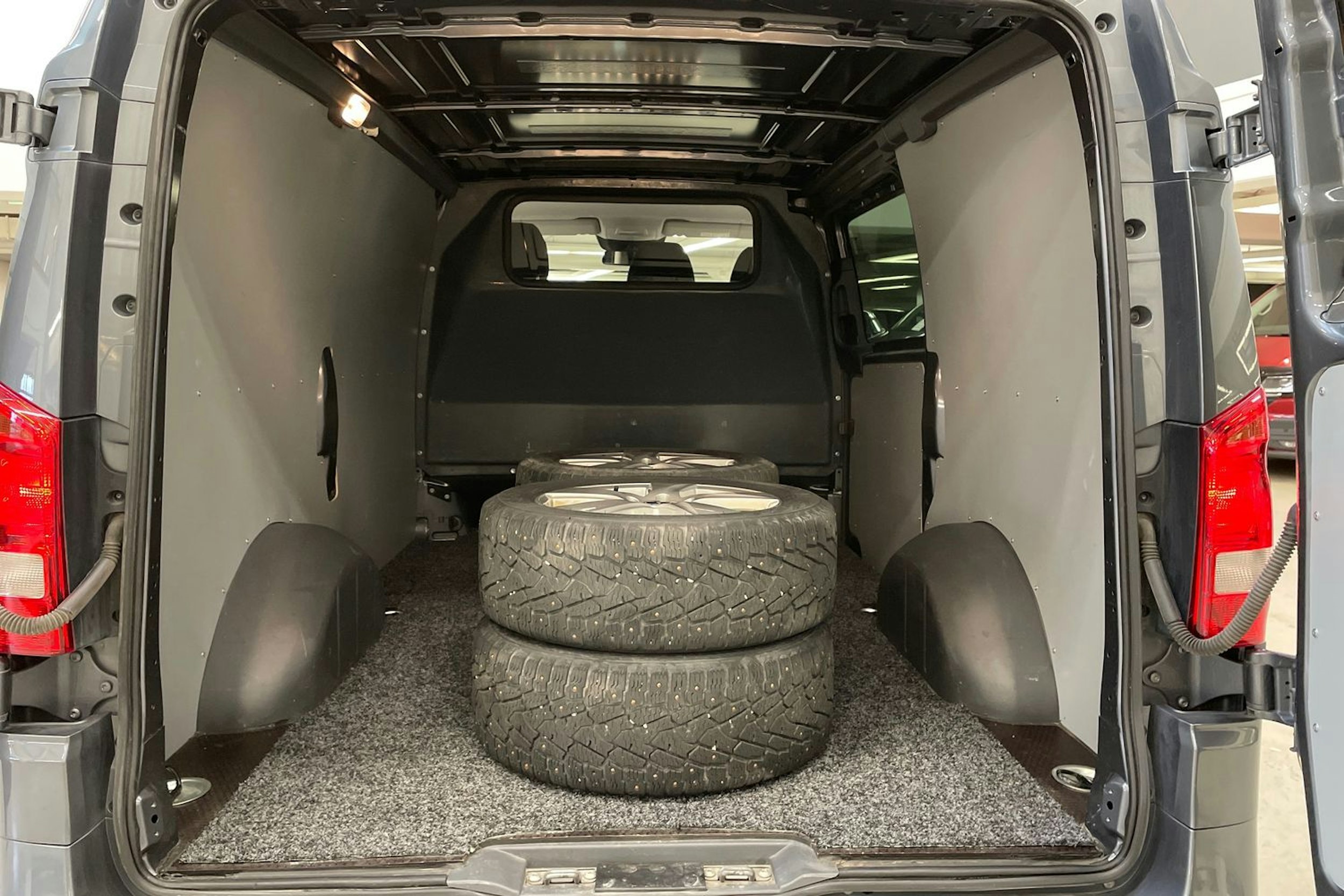 harmaa Mercedes-Benz Vito 2019 kuva 19.